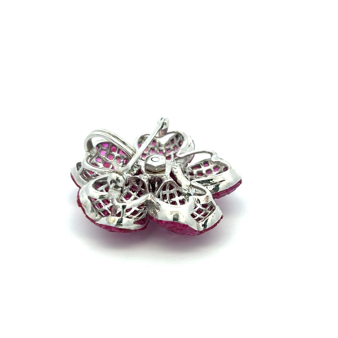 18K White Gold Pin Brooch with 1.25ct Round H VS Diamonds and 17 Carat Ruby
