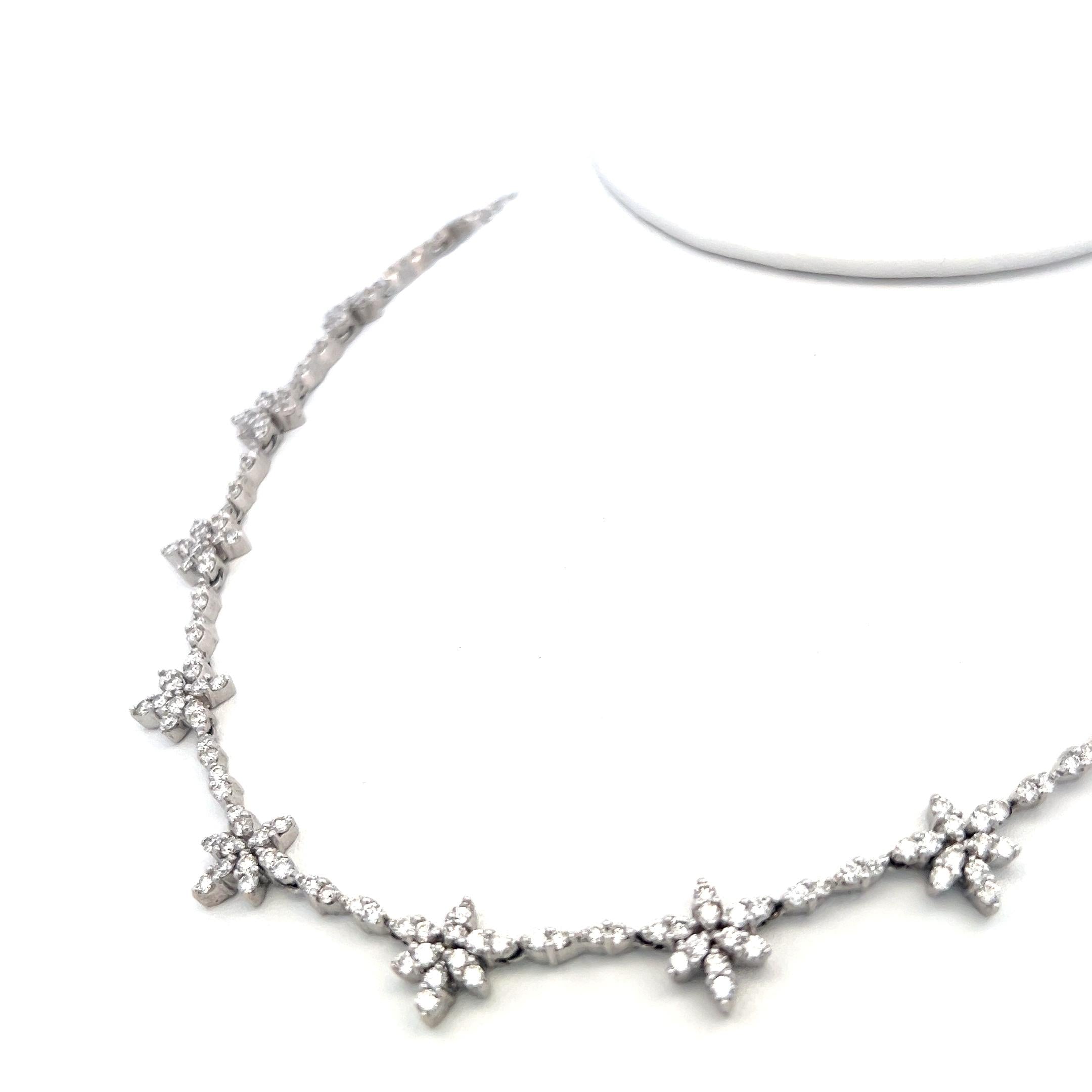 9.00 Carat Round Brilliant H VS Diamond 18 Karat White Gold Station Necklace