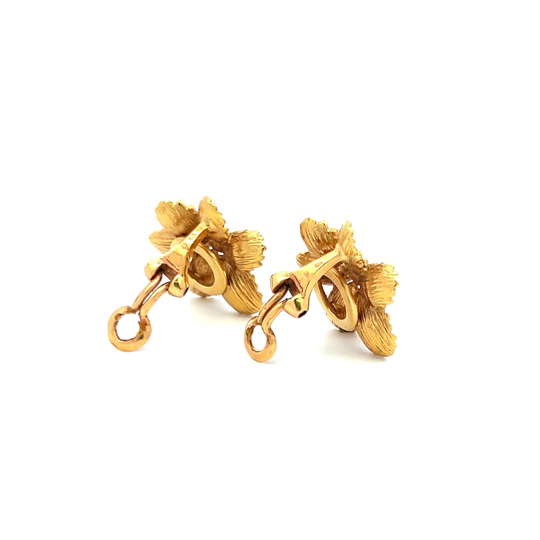 Vintage 10.40 Grams 18 Karat Yellow Gold Clip On Flower Earrings
