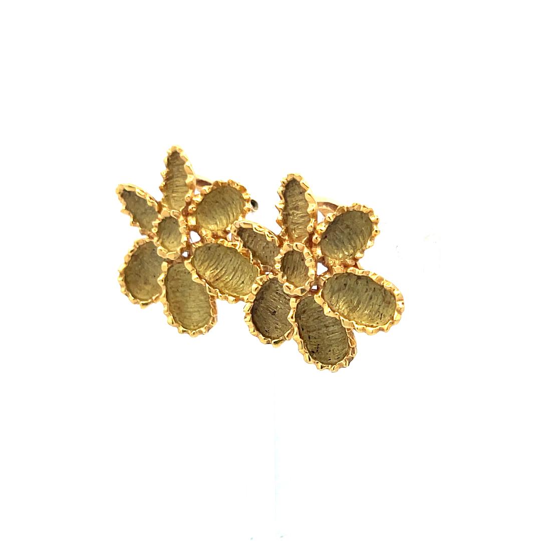 Vintage 10.40 Grams 18 Karat Yellow Gold Clip On Flower Earrings