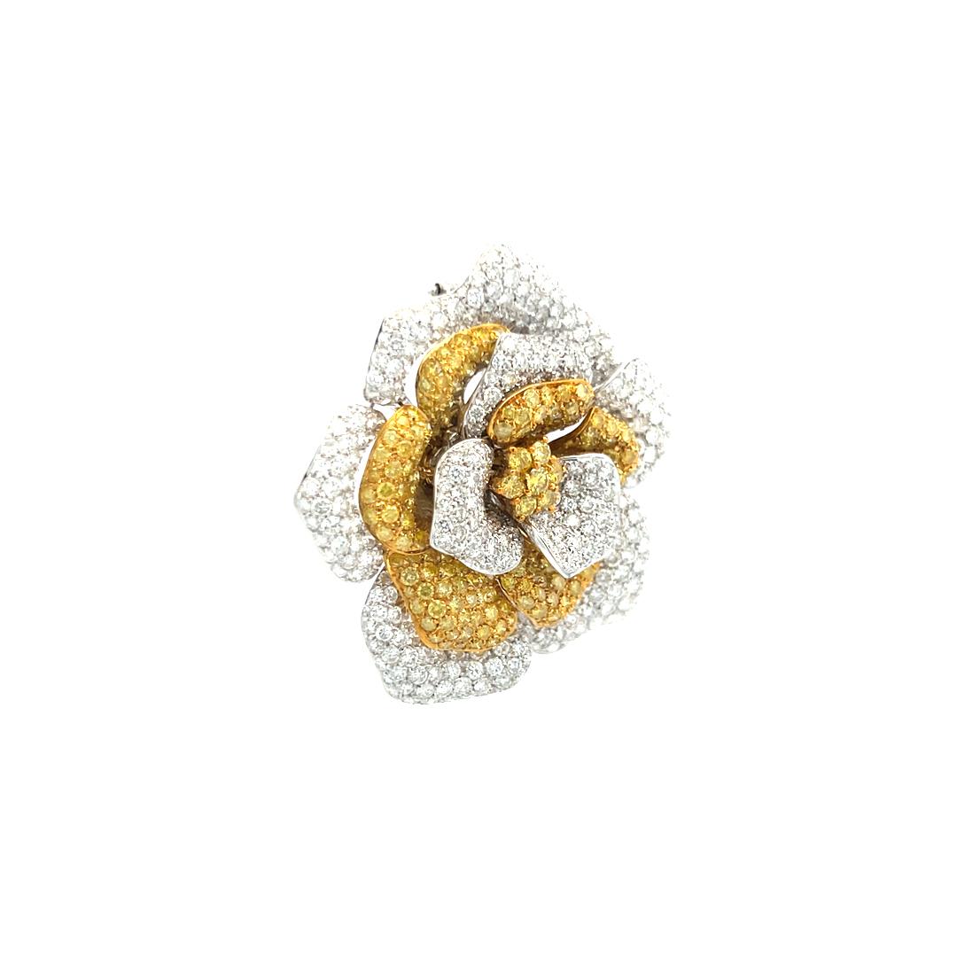 Vintage 18K Two Tone Gold Flower Pin Brooch 14.5 Carat Round Diamonds
