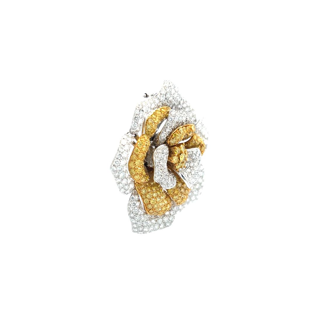 Vintage 18K Two Tone Gold Flower Pin Brooch 14.5 Carat Round Diamonds