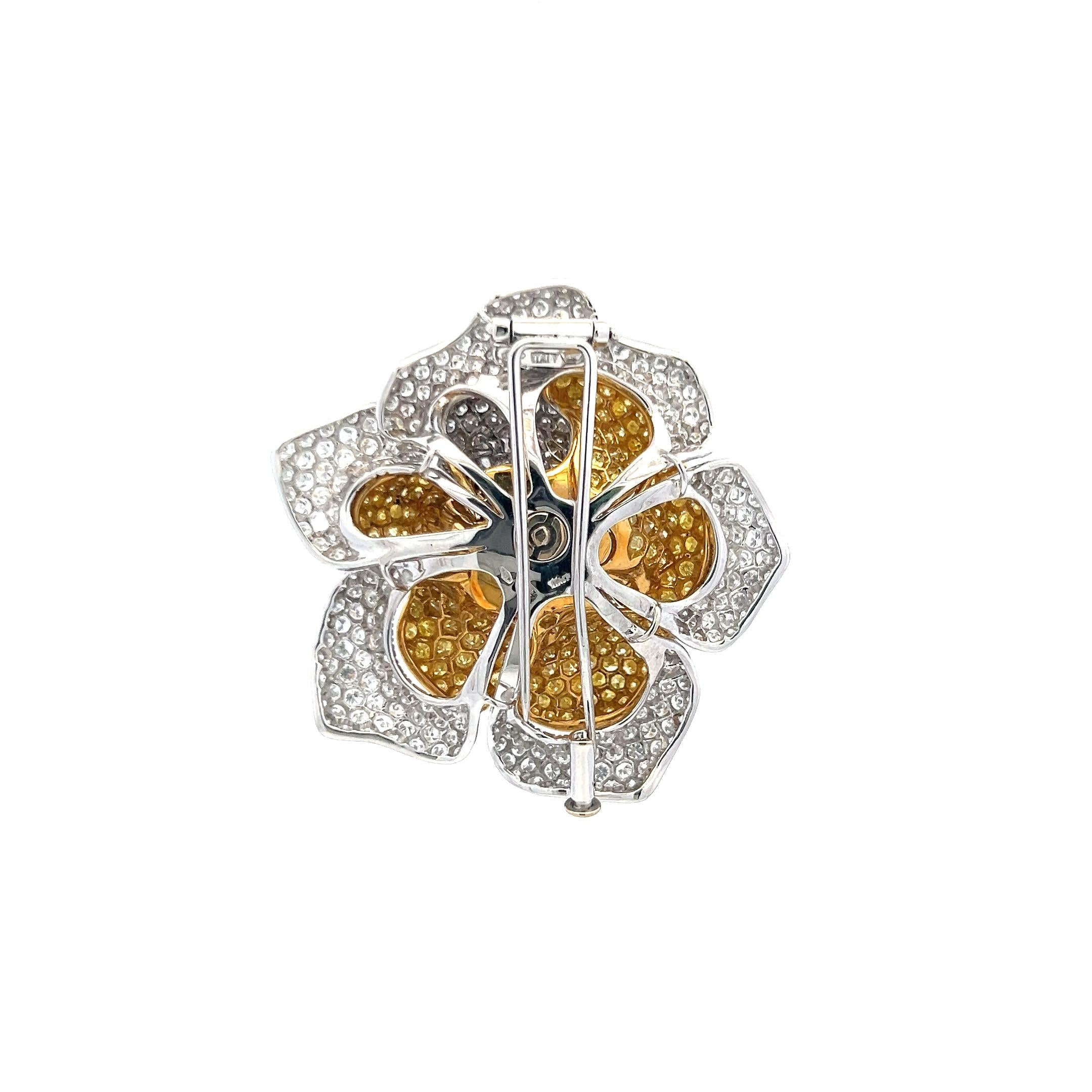 Vintage 18K Two Tone Gold Flower Pin Brooch 14.5 Carat Round Diamonds