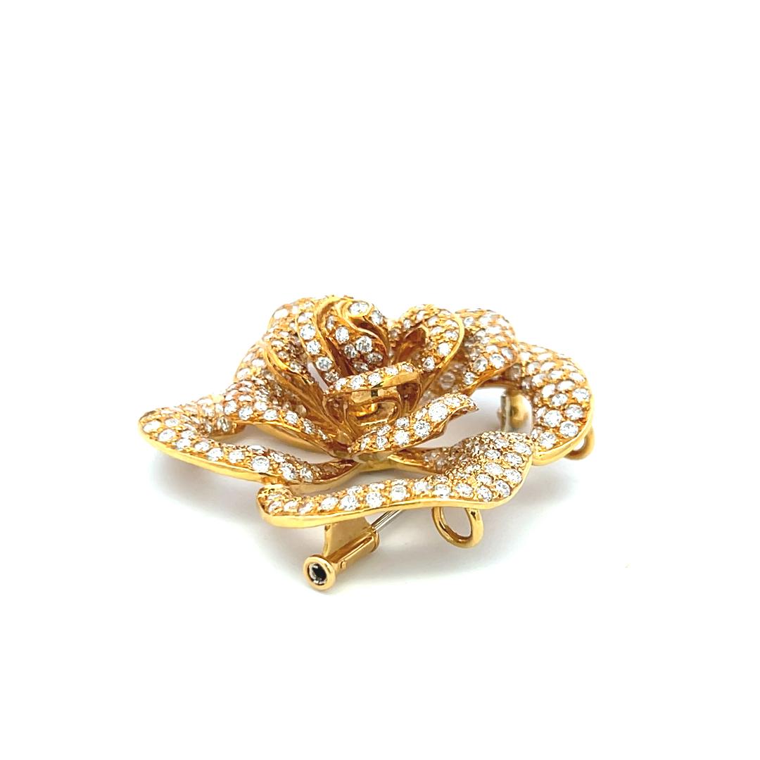7.03 Carat Round Brilliant G VS Diamond 18 Karat Yellow Gold Pin Brooch