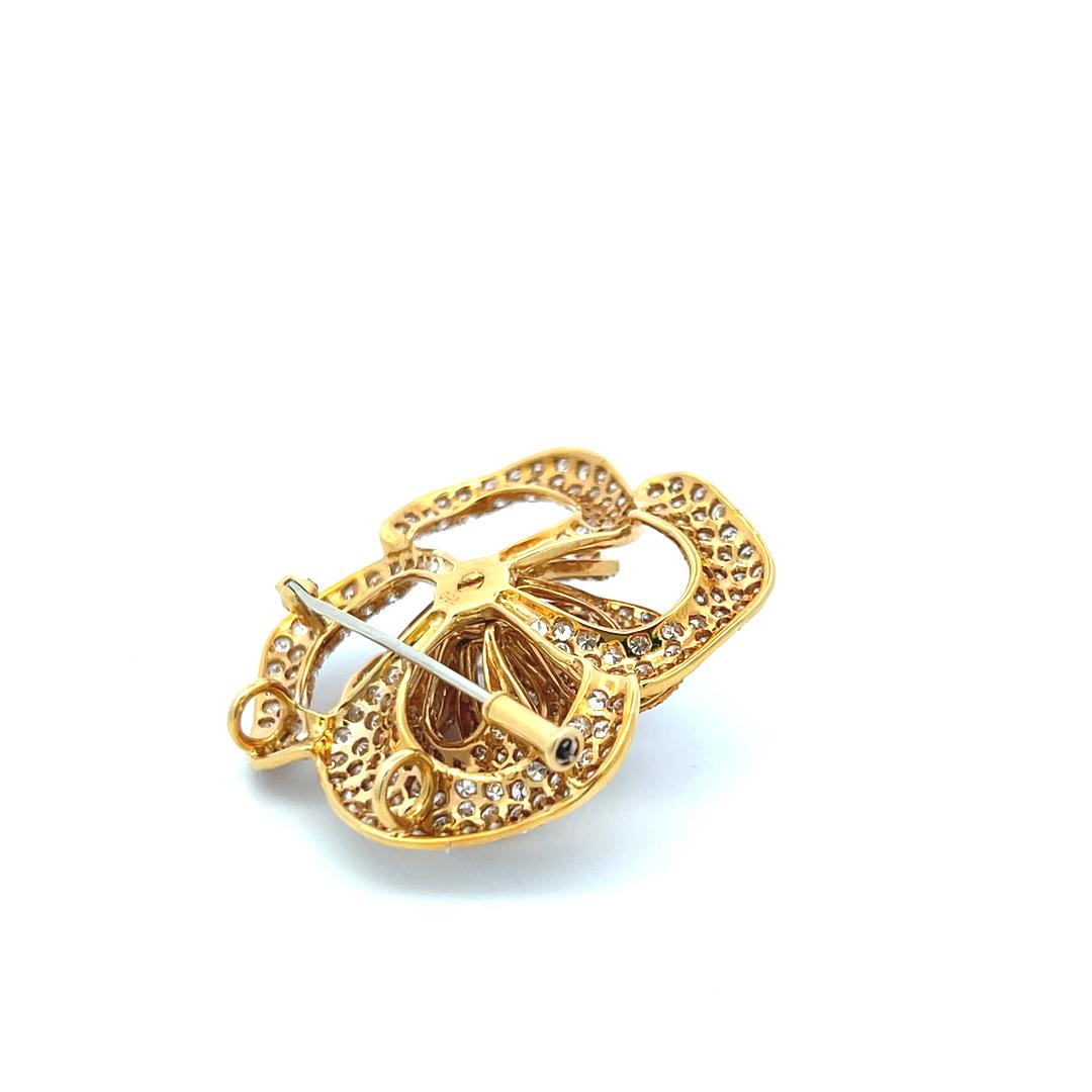 7.03 Carat Round Brilliant G VS Diamond 18 Karat Yellow Gold Pin Brooch