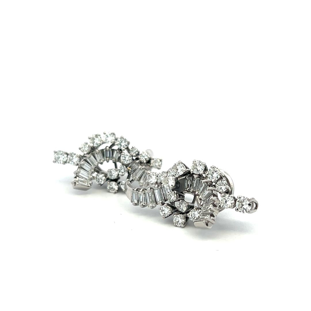 White Platinum Dangling Earrings 4.75ct Round & Baguette H VS Diamonds and Pearl