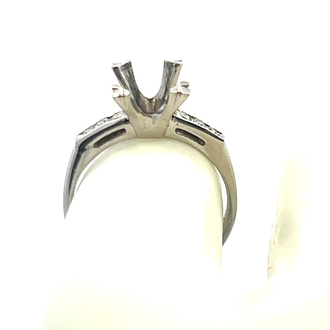 0.10 Carat Round Brilliant G VS Diamond 14 Karat White Gold Semi Mount Ring