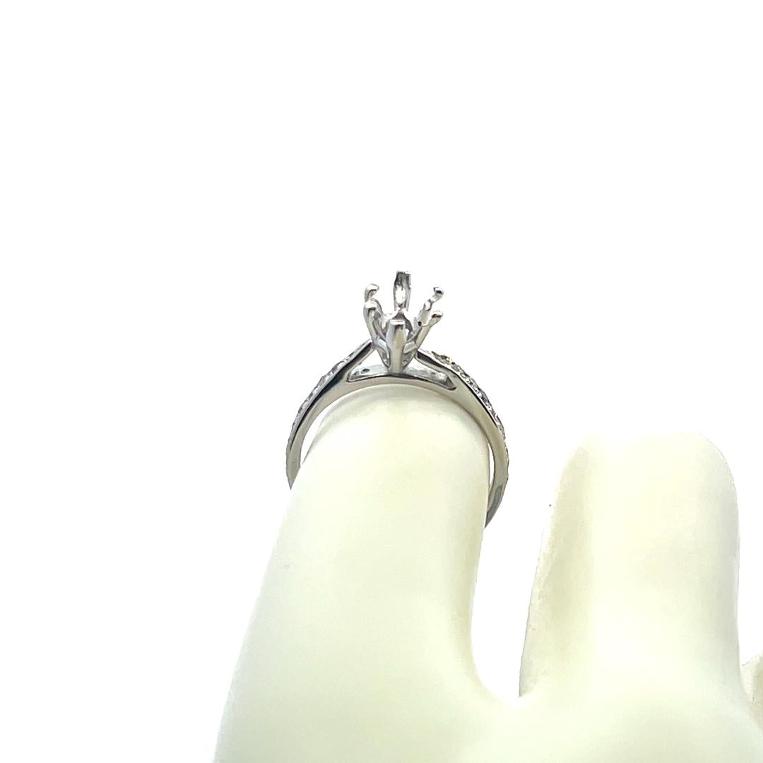 0.30 Carat Round Brilliant H VS Diamond 14 Karat White Gold Semi Mount Ring