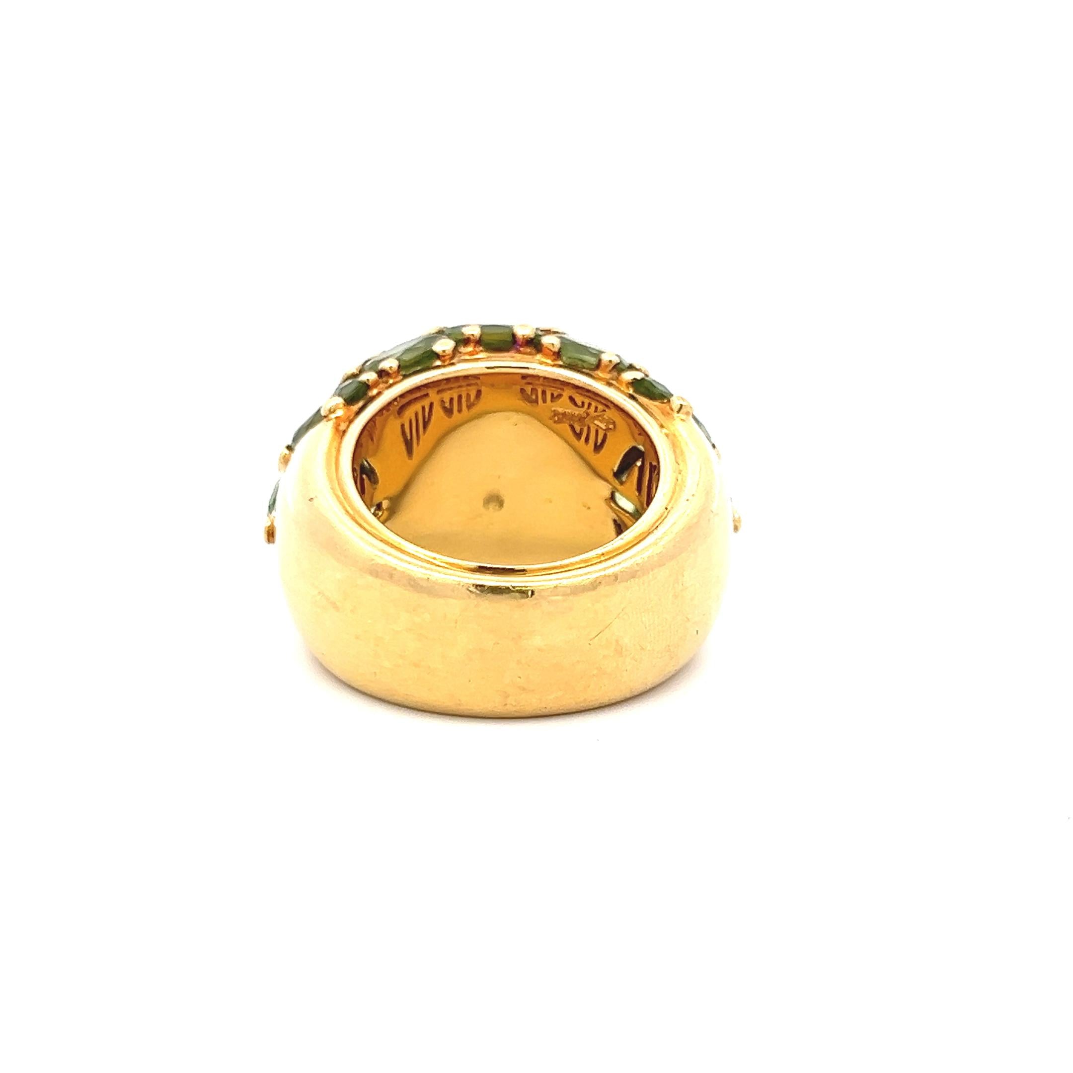10.00 Carat Oval Shape Peridot 13.8-9.7MM Quartz 18K Yellow Gold Cocktail Ring