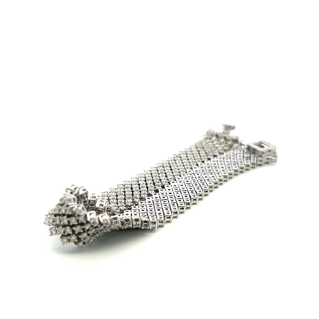 11.50 Carat Round Brilliant G VS Diamond 14 Karat White Gold Tennis Bracelet