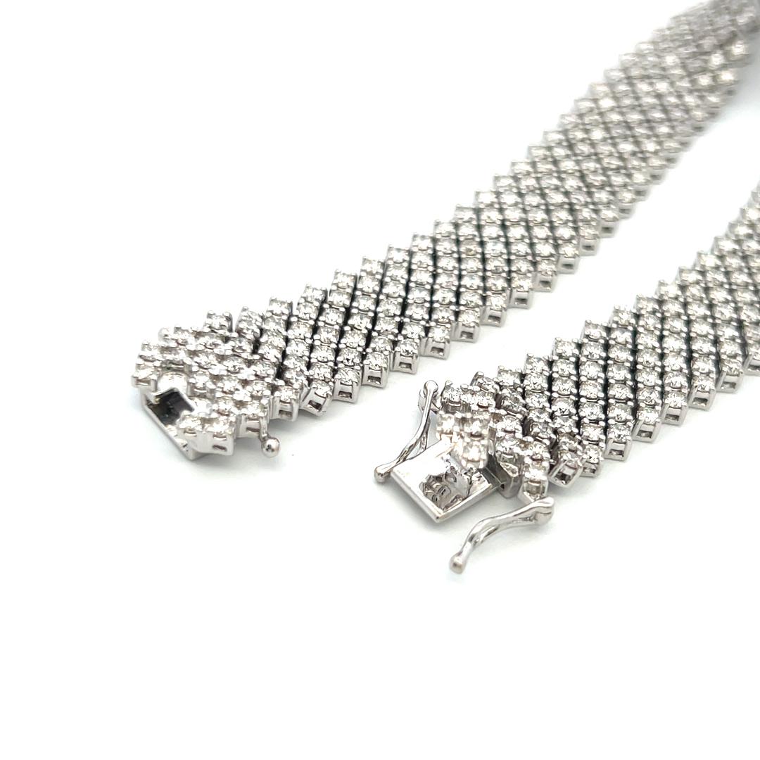 11.50 Carat Round Brilliant G VS Diamond 14 Karat White Gold Tennis Bracelet
