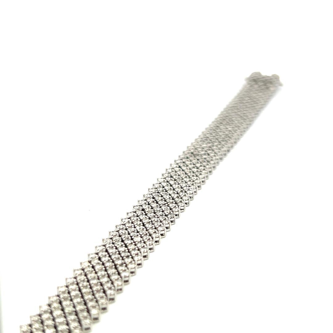 11.50 Carat Round Brilliant G VS Diamond 14 Karat White Gold Tennis Bracelet