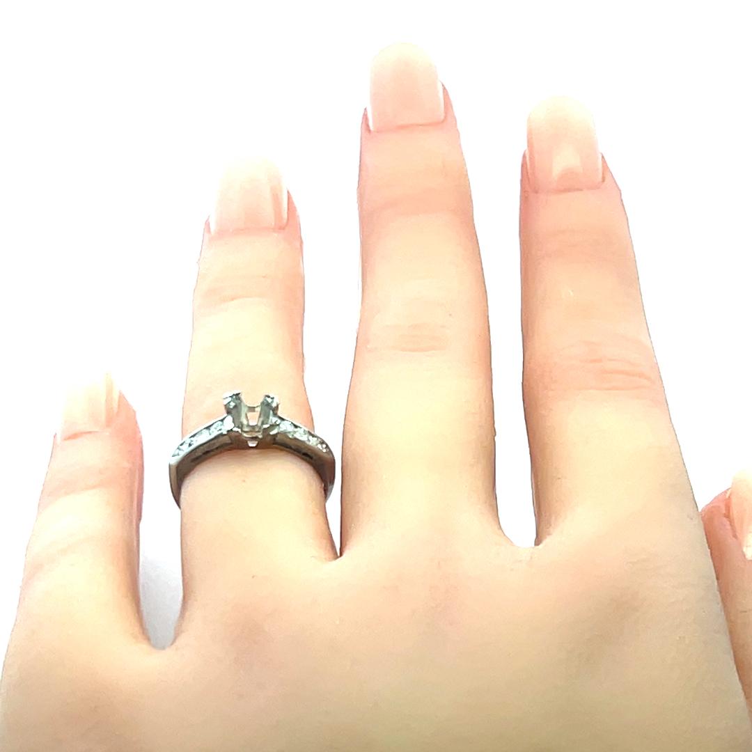 0.18 Carat Circular Brilliant Cut G SI Diamond Platinum Semi Mount Ring