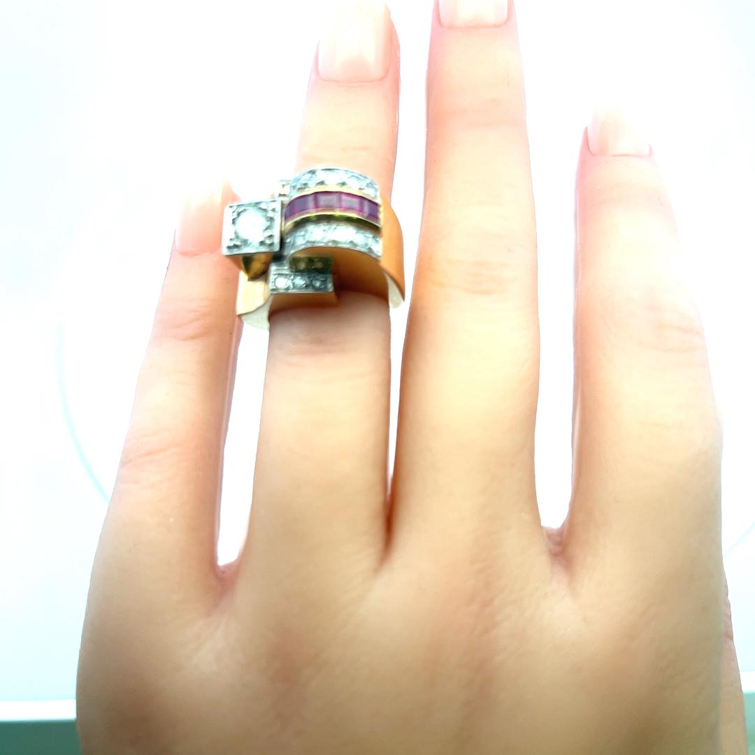 0.90 Carat Round and Old European Diamond 0.50 Carat Ruby 18K Gold Cocktail Ring