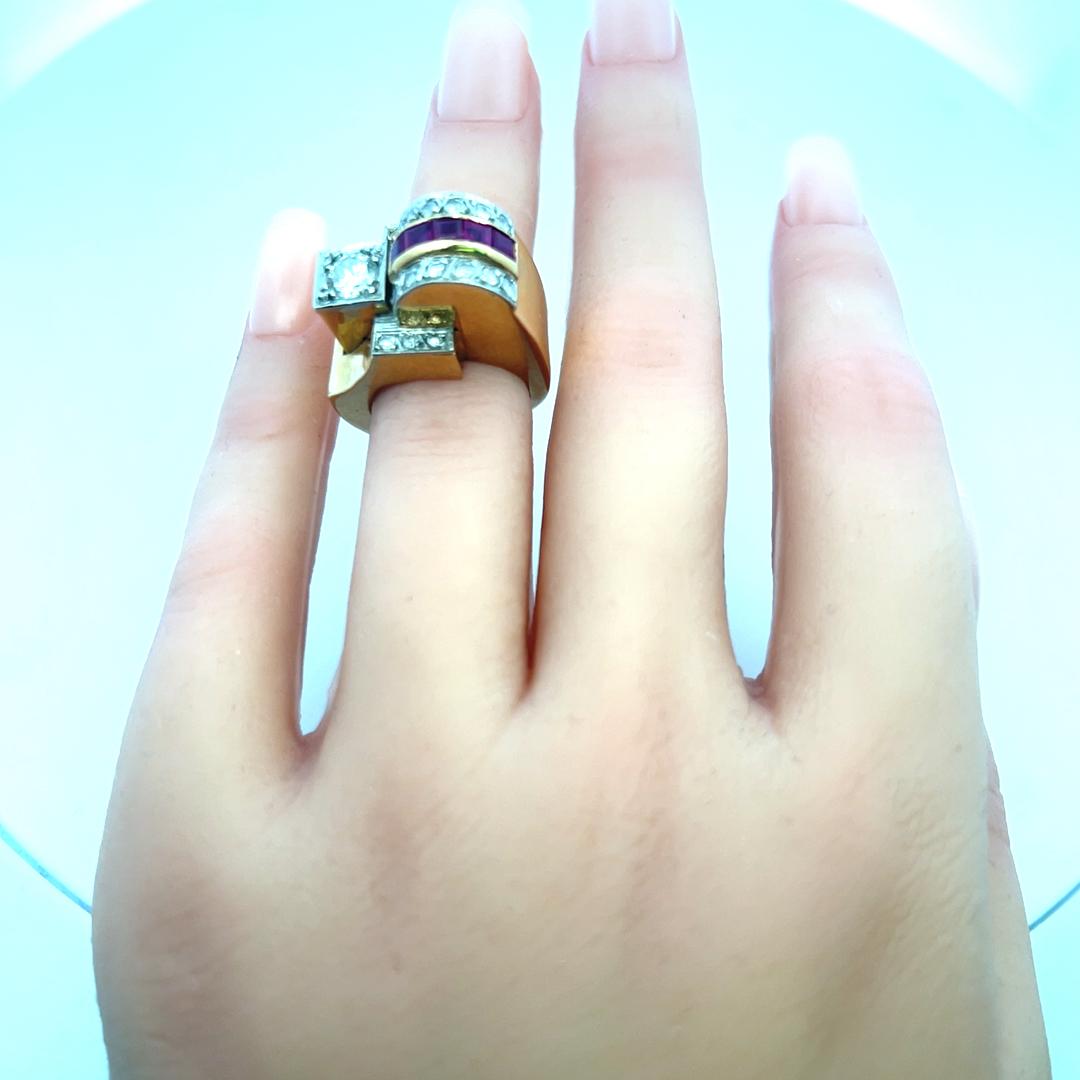 0.90 Carat Round and Old European Diamond 0.50 Carat Ruby 18K Gold Cocktail Ring