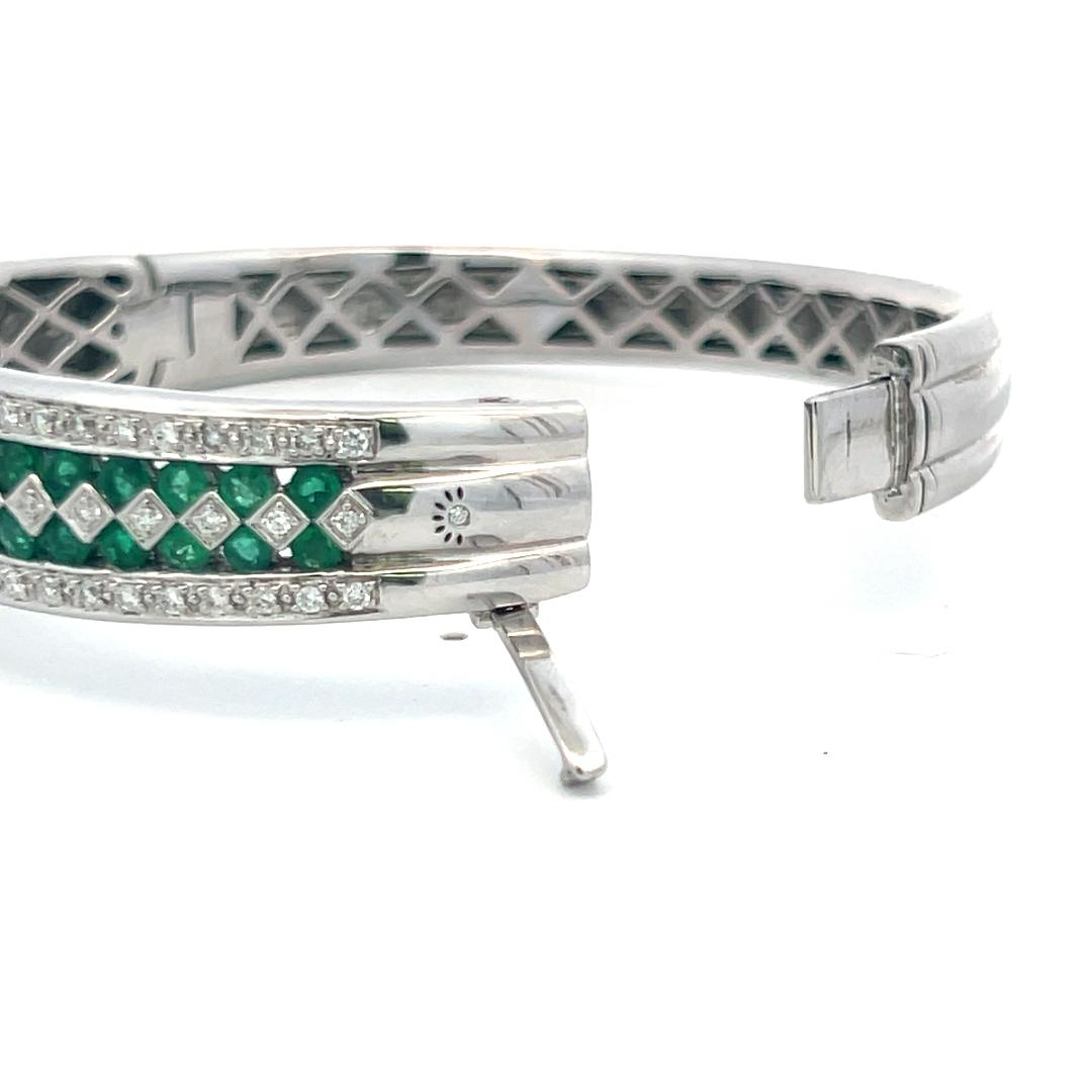 5.50 Carat Emerald 1.50 Carat Round Brilliant Diamond 14K WG Bangle Bracelet