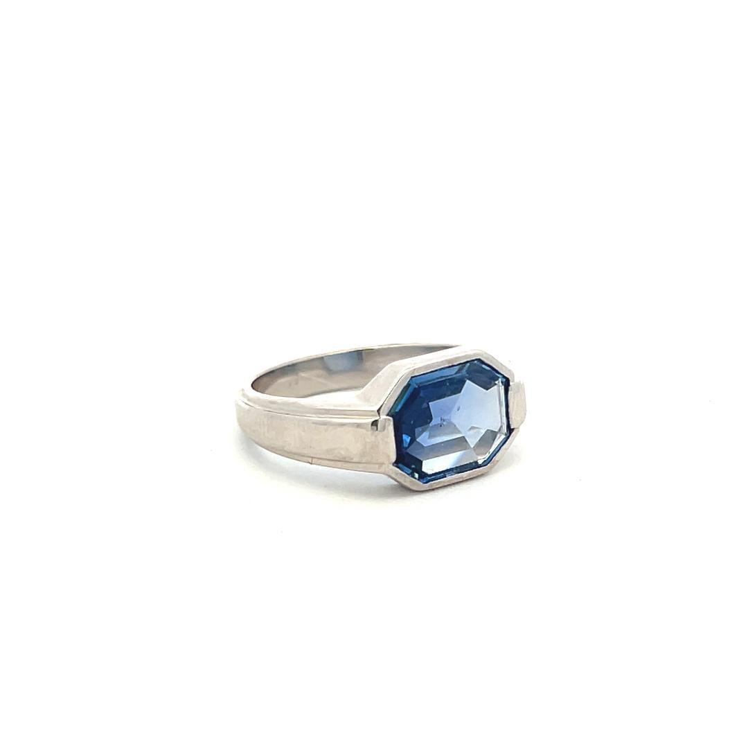 Boucheron 9.5-7.8MM HEXA Sapphire 18 Karat White Gold Gems Stone Ring
