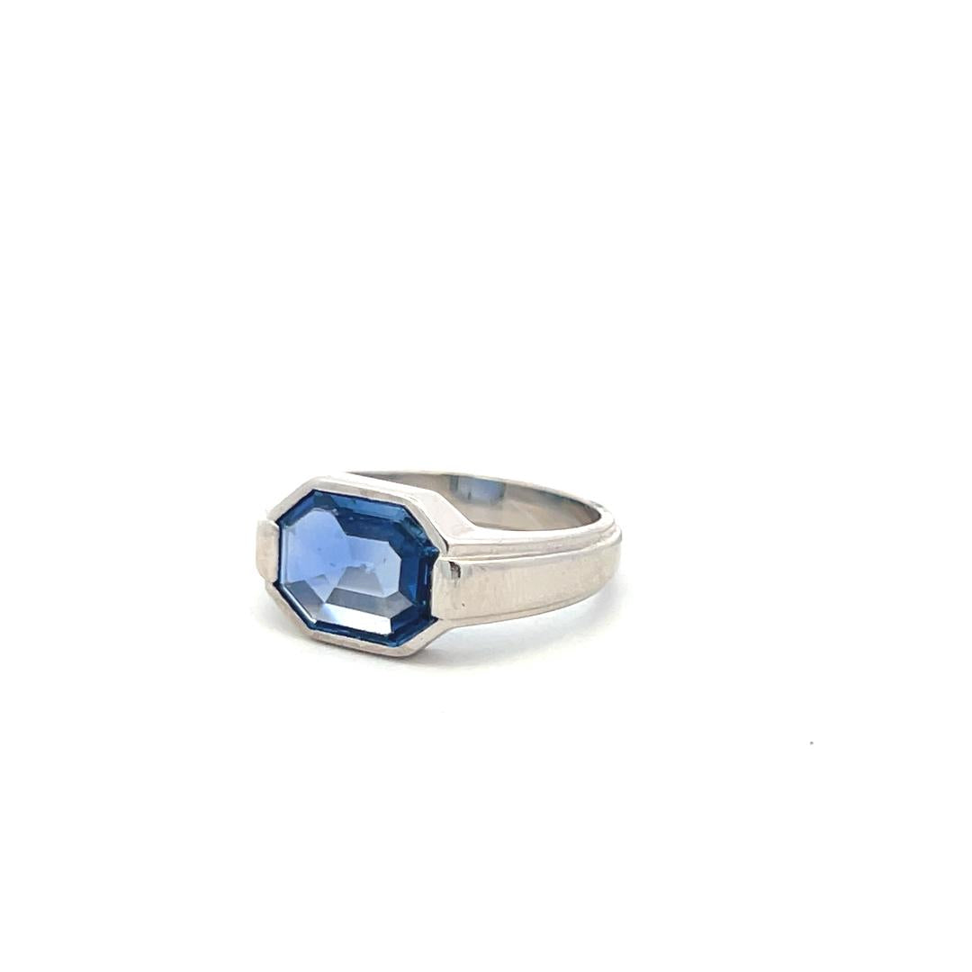 Boucheron 9.5-7.8MM HEXA Sapphire 18 Karat White Gold Gems Stone Ring