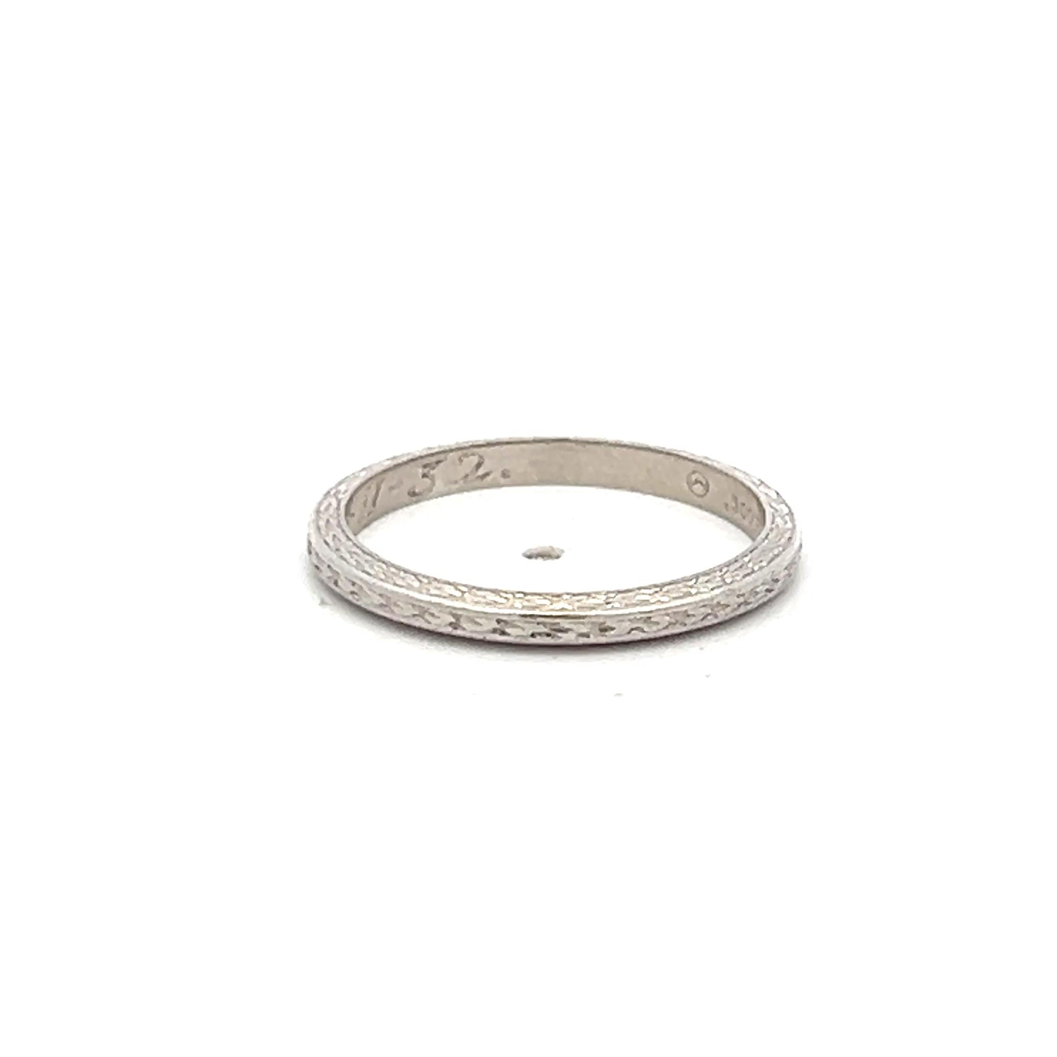Vintage 2.42 Grams Size 4.7 Platinum Band Ring