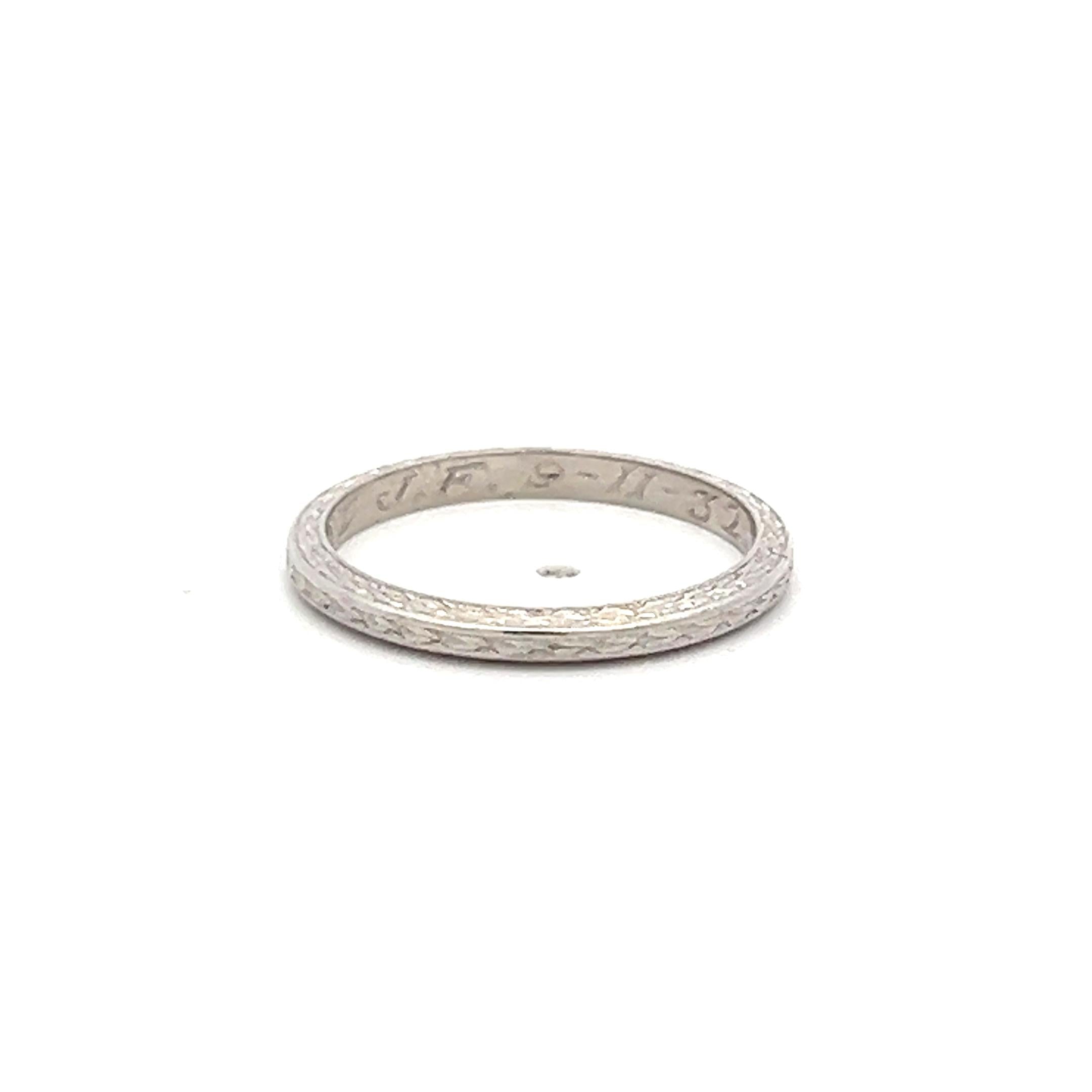 Vintage 2.42 Grams Size 4.7 Platinum Band Ring
