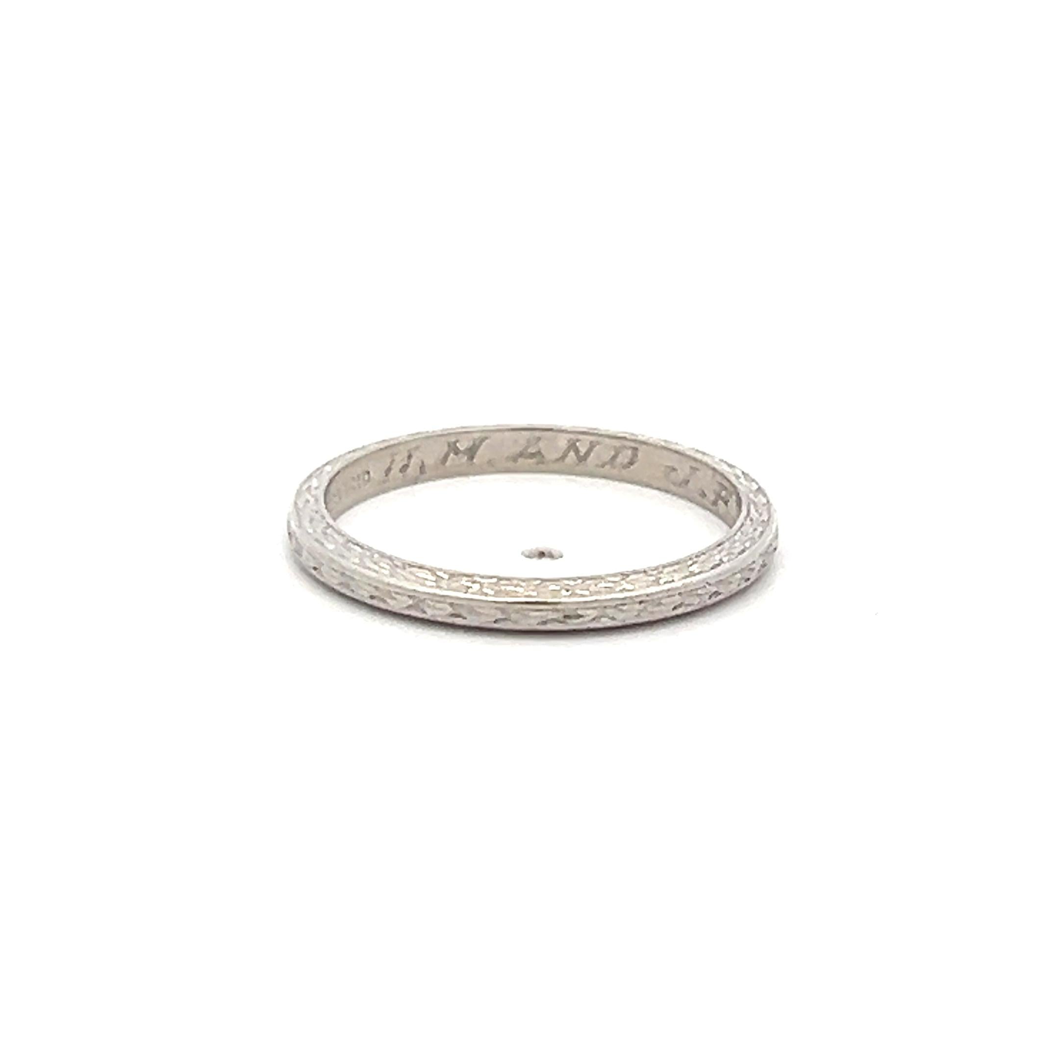 Vintage 2.42 Grams Size 4.7 Platinum Band Ring