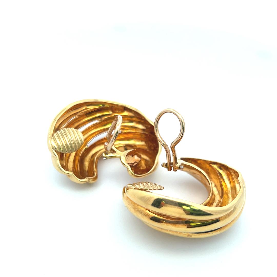 Vintage 40.30 Grams 1.40 Inches 18 Karat Yellow Gold Clip On Earrings