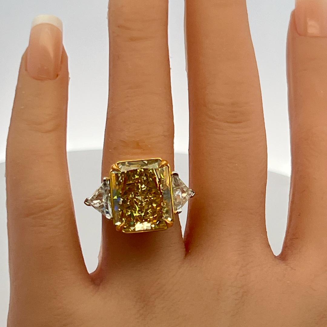 Platinum Three-Stone Ring with 15.84ct Radiant & Triangular Diamonds FDY VS1 GIA