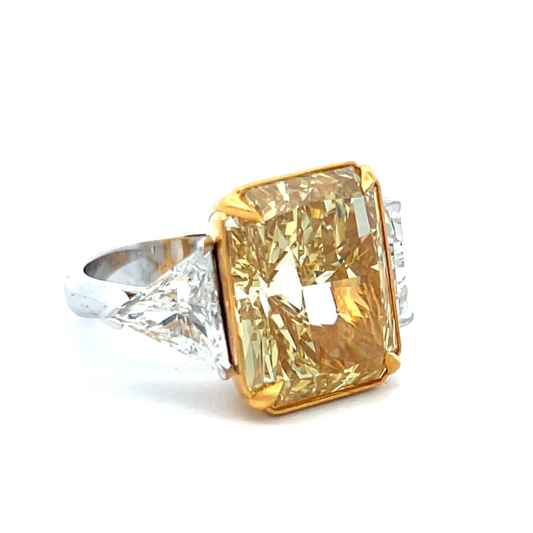 Platinum Three-Stone Ring with 15.84ct Radiant & Triangular Diamonds FDY VS1 GIA