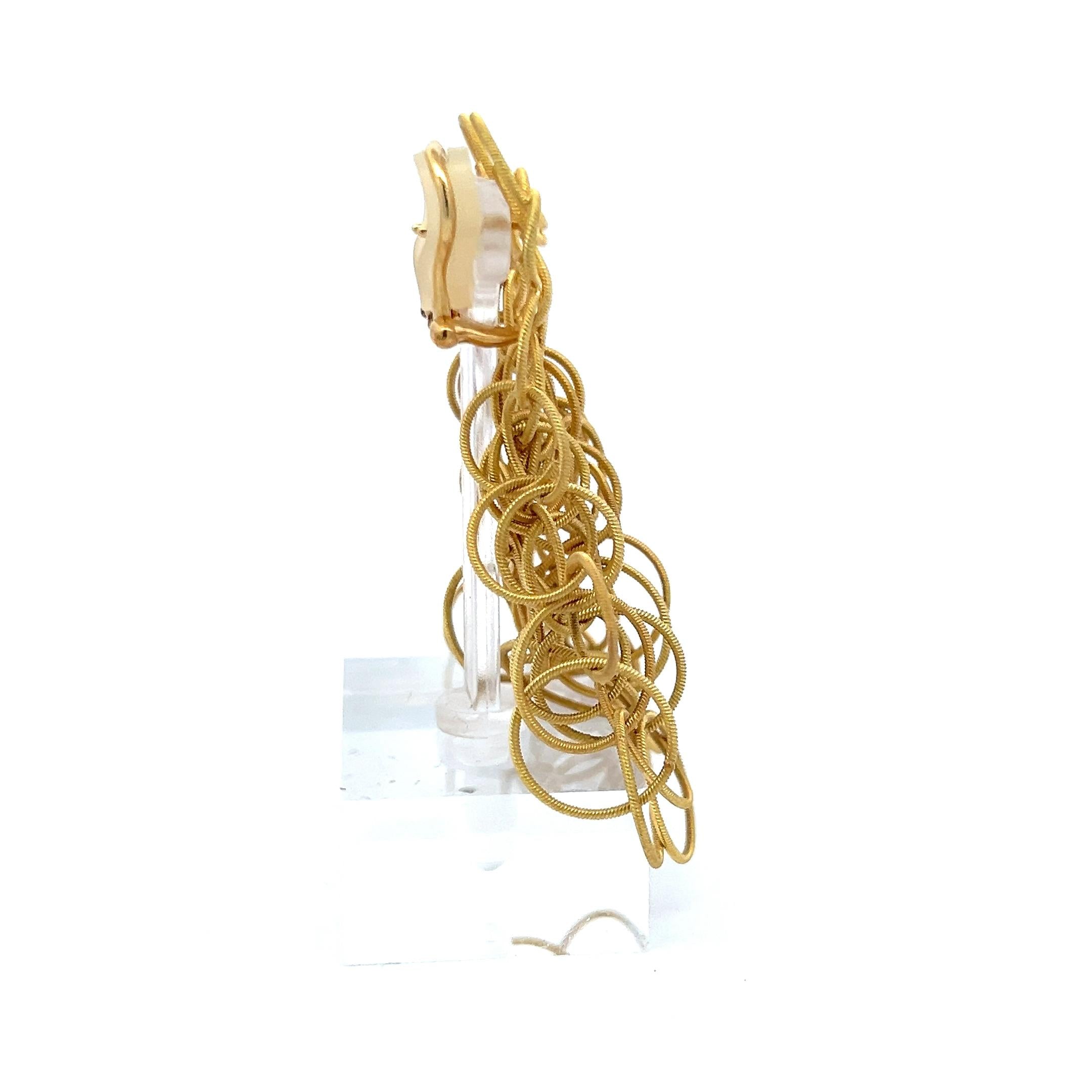 Buccellati Vintage 20.70 Grams 2 Inches 18 Karat Yellow Gold Dangling Earrings
