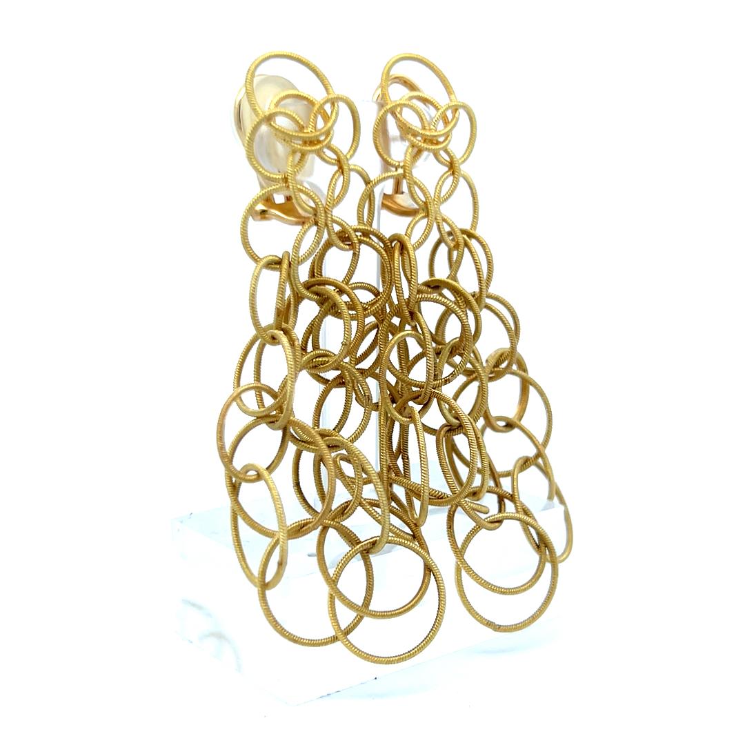 Buccellati Vintage 20.70 Grams 2 Inches 18 Karat Yellow Gold Dangling Earrings