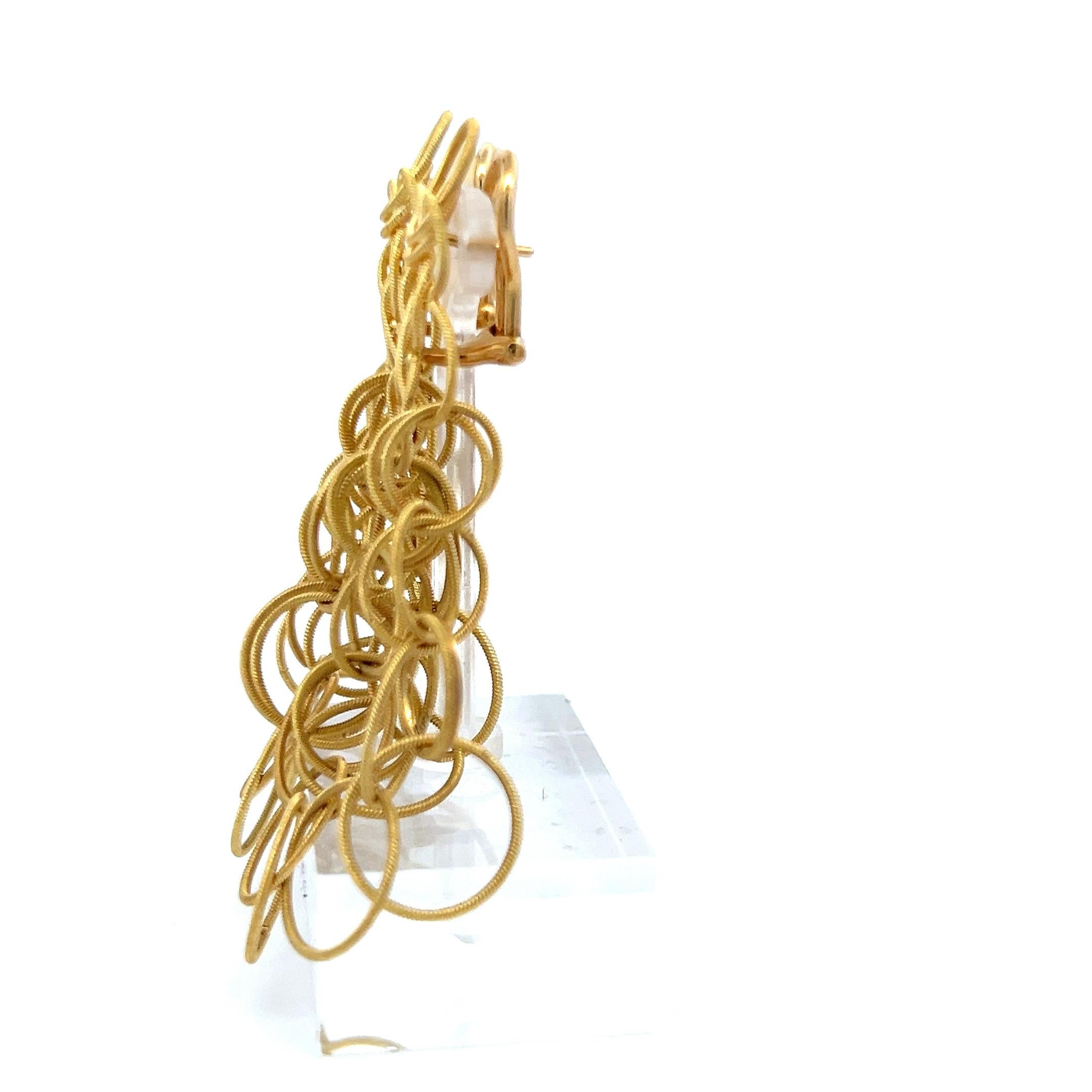 Buccellati Vintage 20.70 Grams 2 Inches 18 Karat Yellow Gold Dangling Earrings
