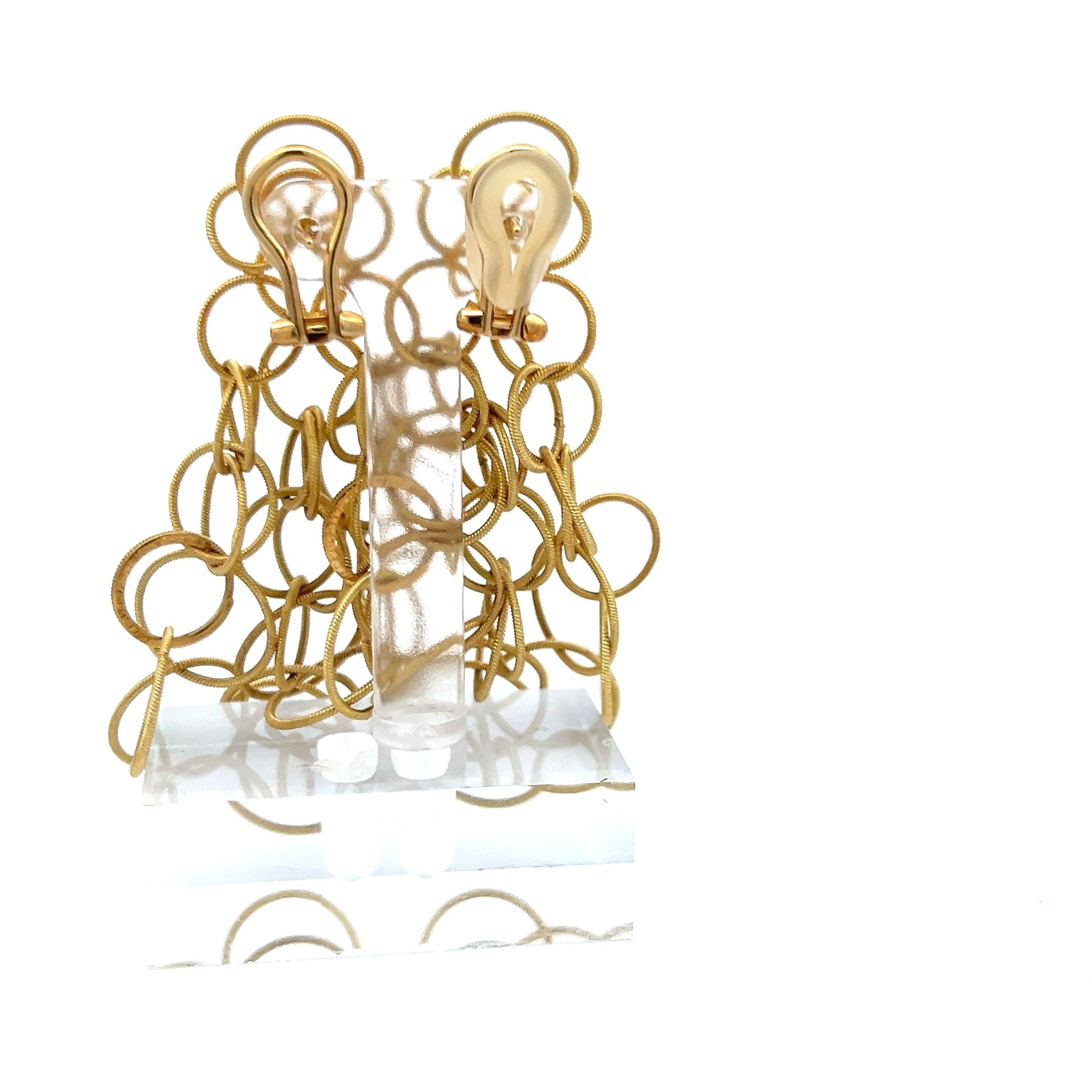 Buccellati Vintage 20.70 Grams 2 Inches 18 Karat Yellow Gold Dangling Earrings