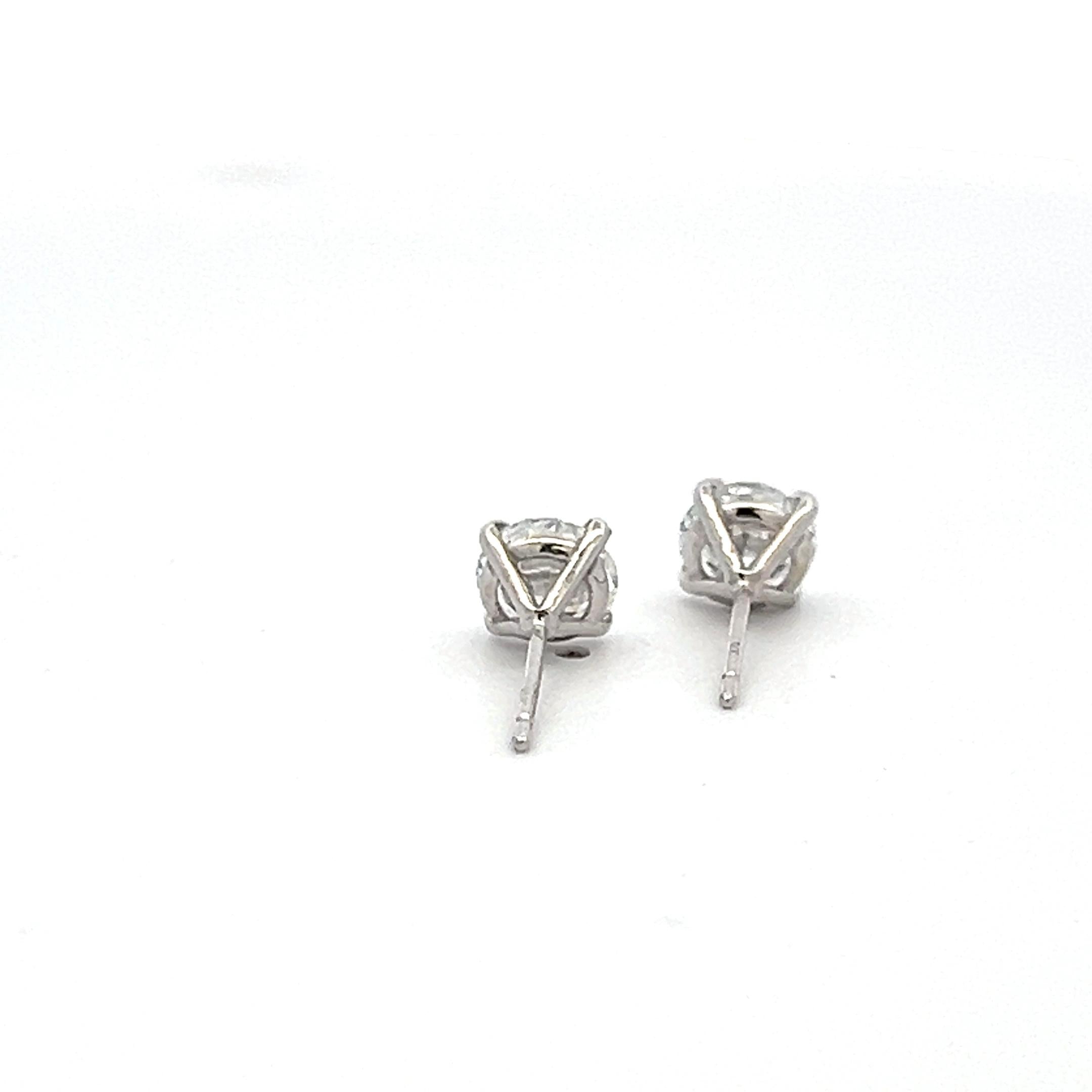 1.79 Carat Round Brilliant D VS2 Diamond 18 Karat White Gold Stud Earrings