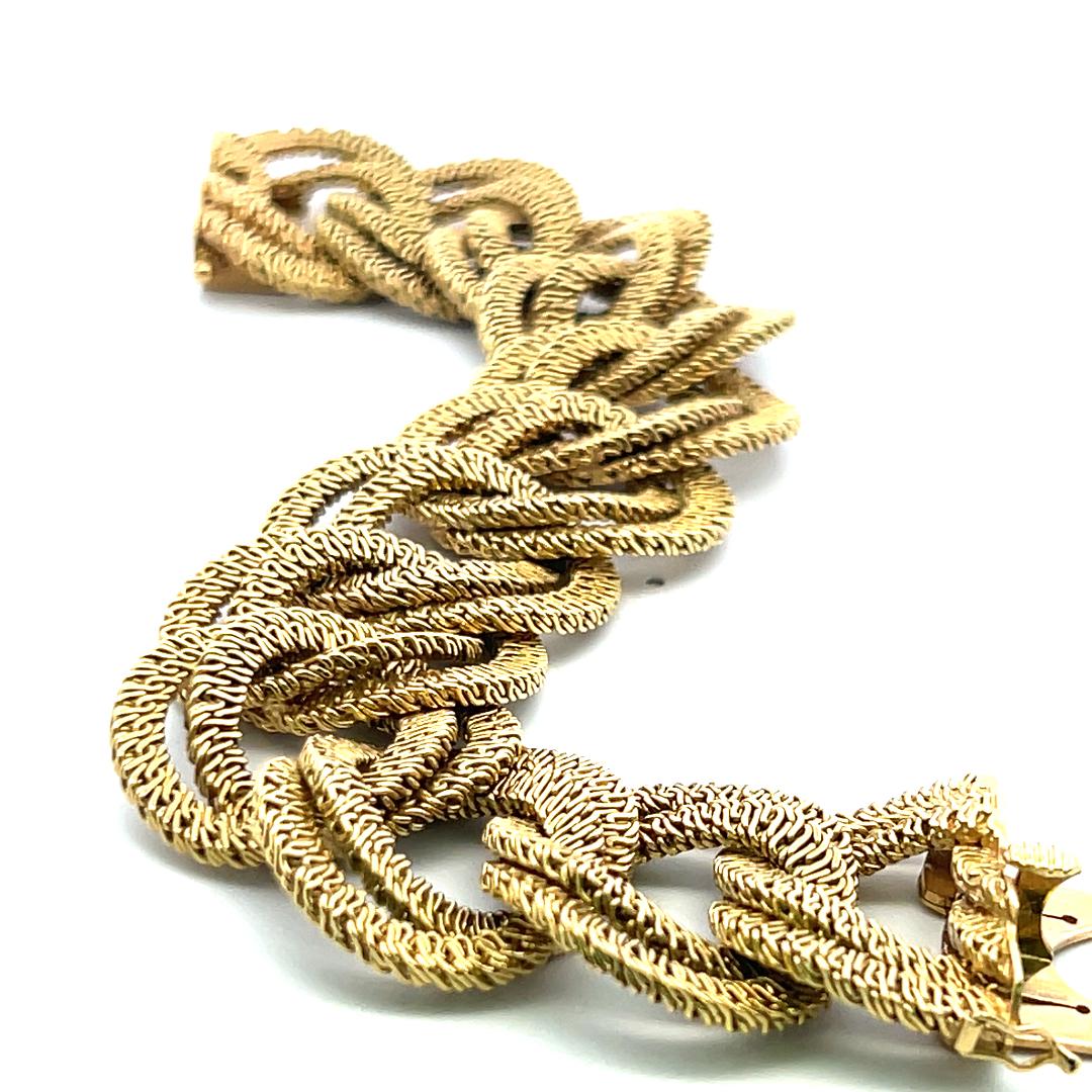 Vintage 117.50 Grams Textured 18 Karat Yellow Gold Link Bracelet