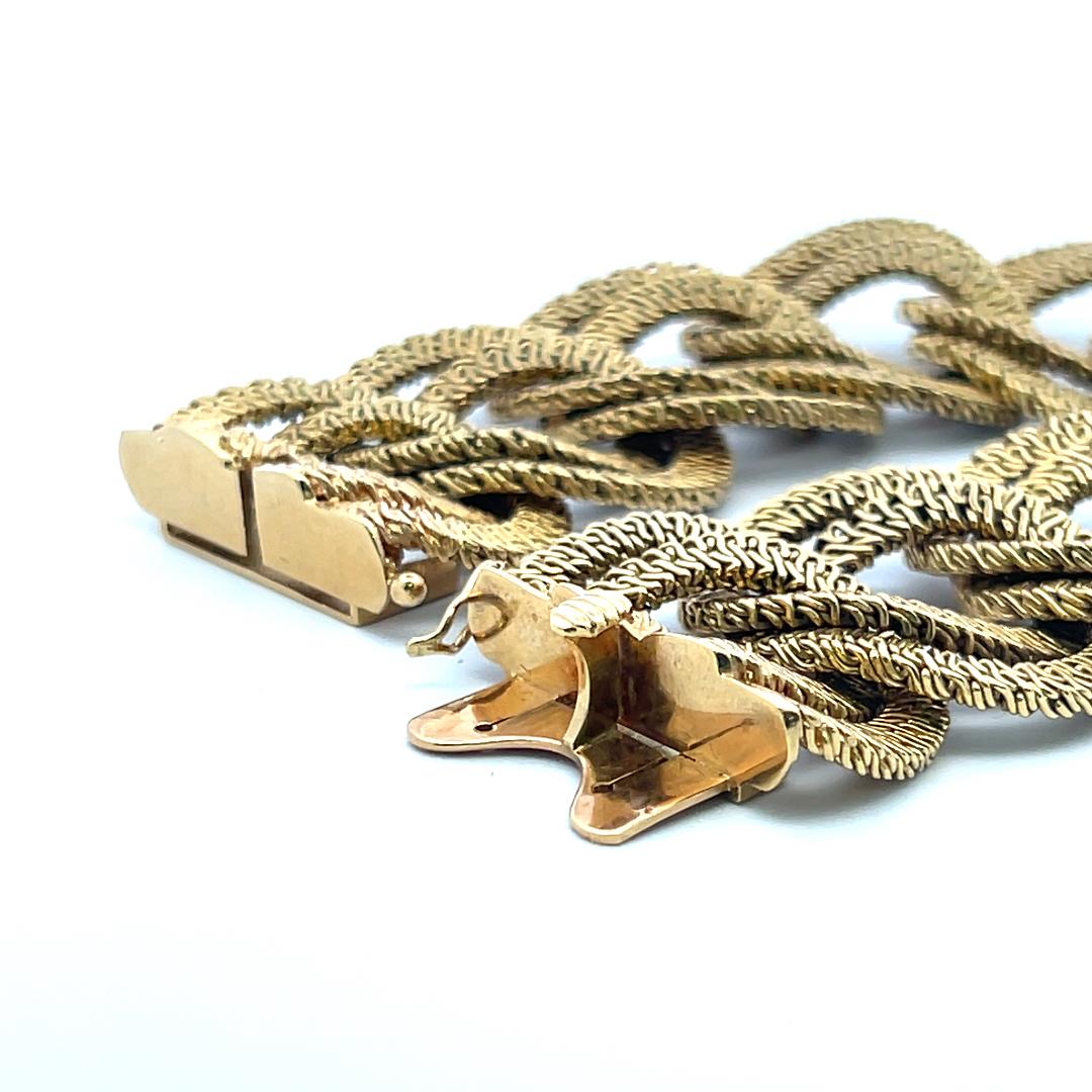 Vintage 117.50 Grams Textured 18 Karat Yellow Gold Link Bracelet
