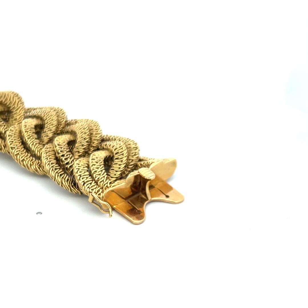 Vintage 117.50 Grams Textured 18 Karat Yellow Gold Link Bracelet