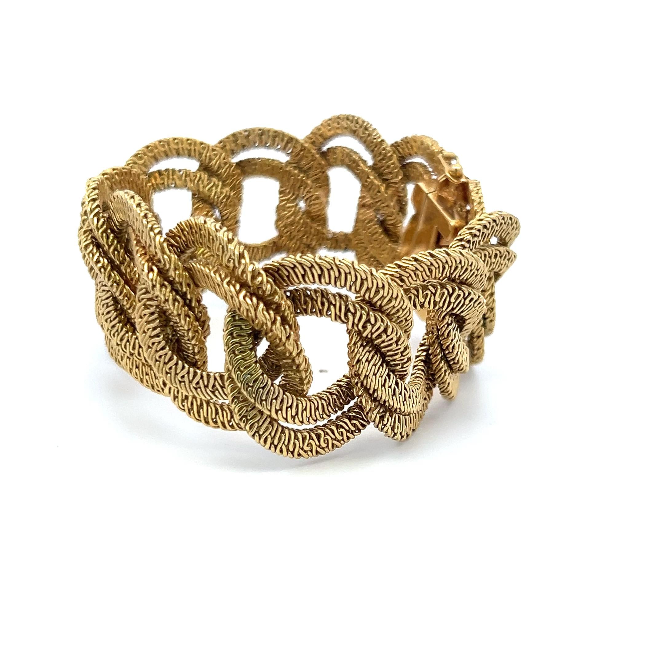 Vintage 117.50 Grams Textured 18 Karat Yellow Gold Link Bracelet