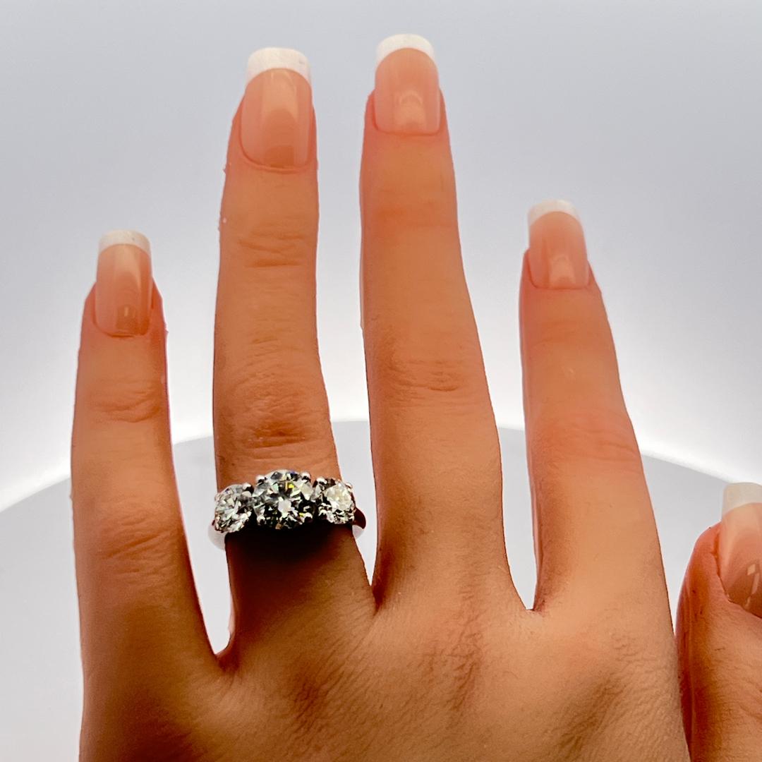 Tiffany & Co 4.22 Carat Round Brilliant G VS1 Diamond Platinum Three-Stone Ring
