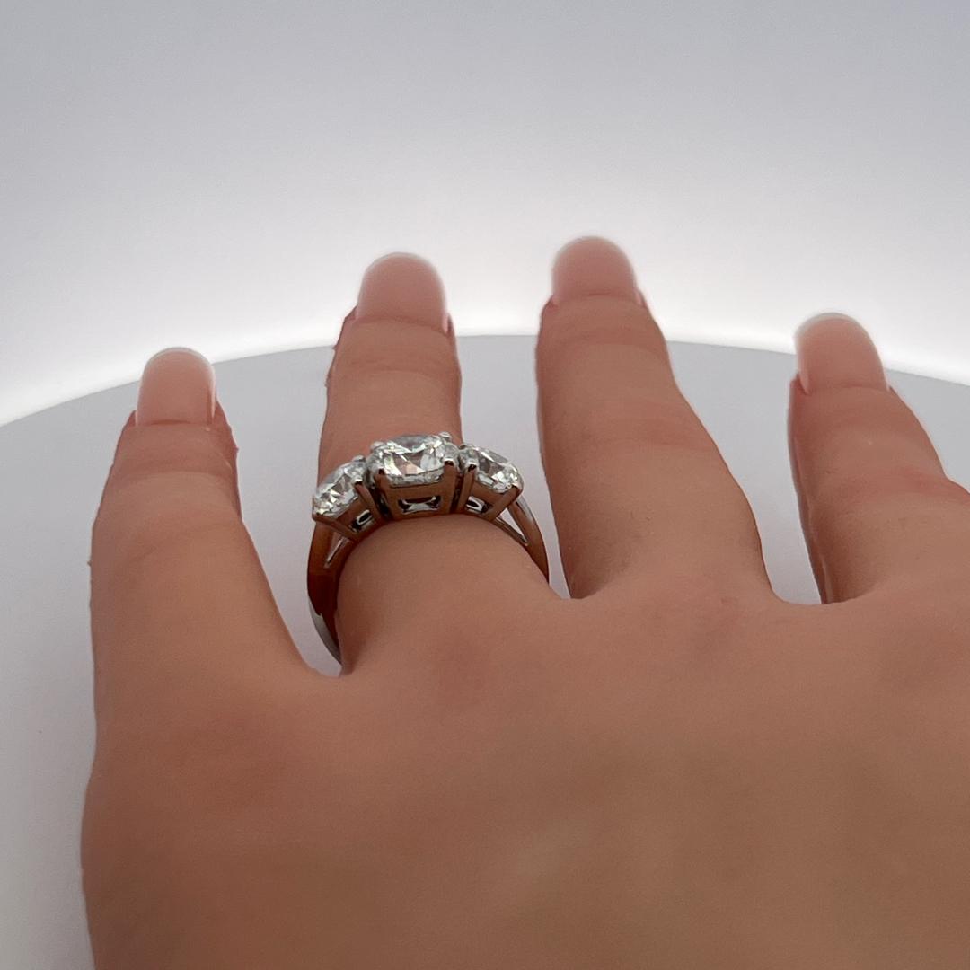 Tiffany & Co 4.22 Carat Round Brilliant G VS1 Diamond Platinum Three-Stone Ring