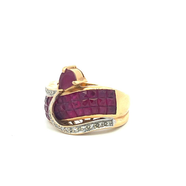 3.90 Carat Ruby 0.10 Carat Round Brilliant Diamond 18K Yellow Gold Cocktail Ring