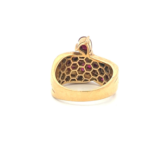3.90 Carat Ruby 0.10 Carat Round Brilliant Diamond 18K Yellow Gold Cocktail Ring