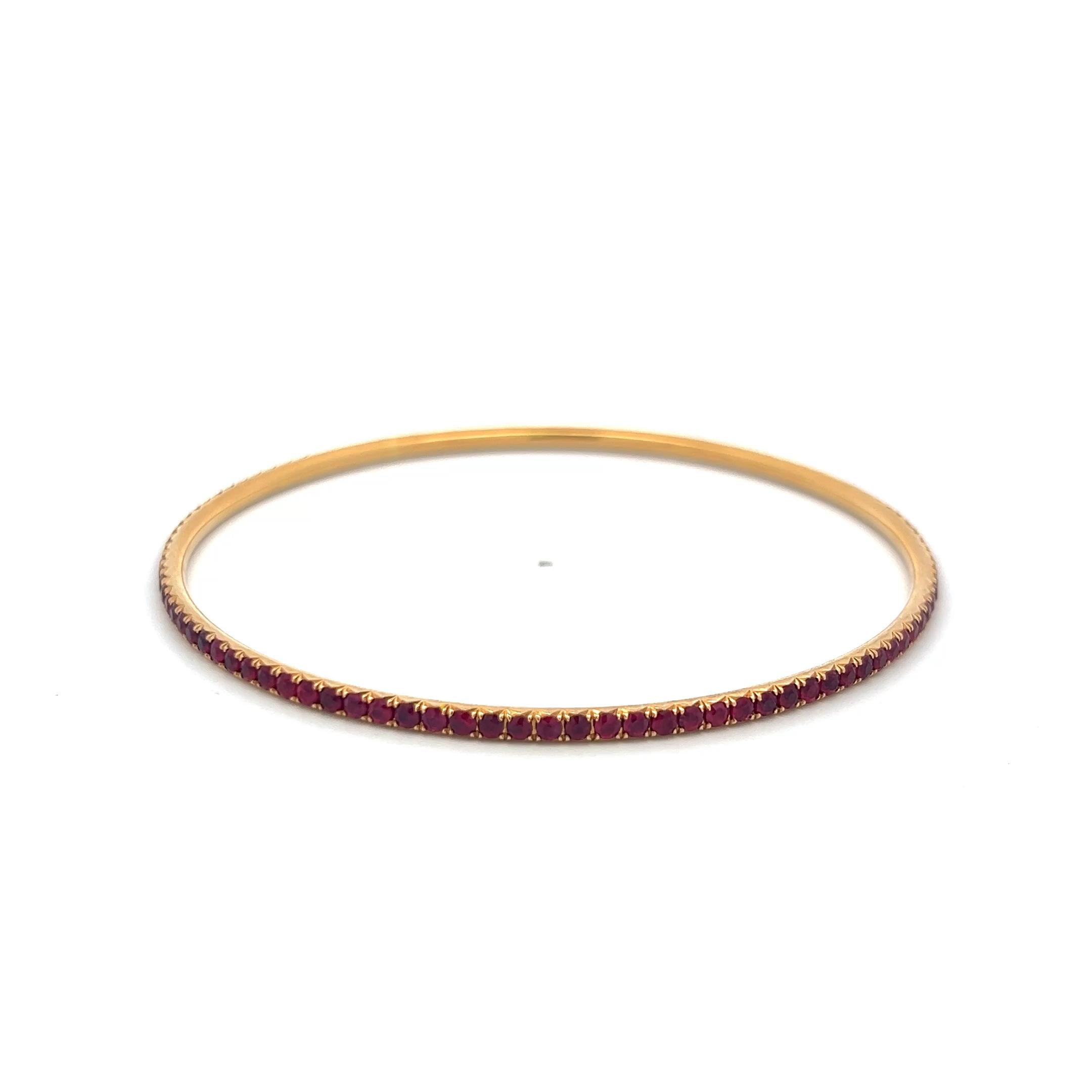 4.02 Carat Round Brilliant Ruby 18 Karat Yellow Gold Bangle Bracelet