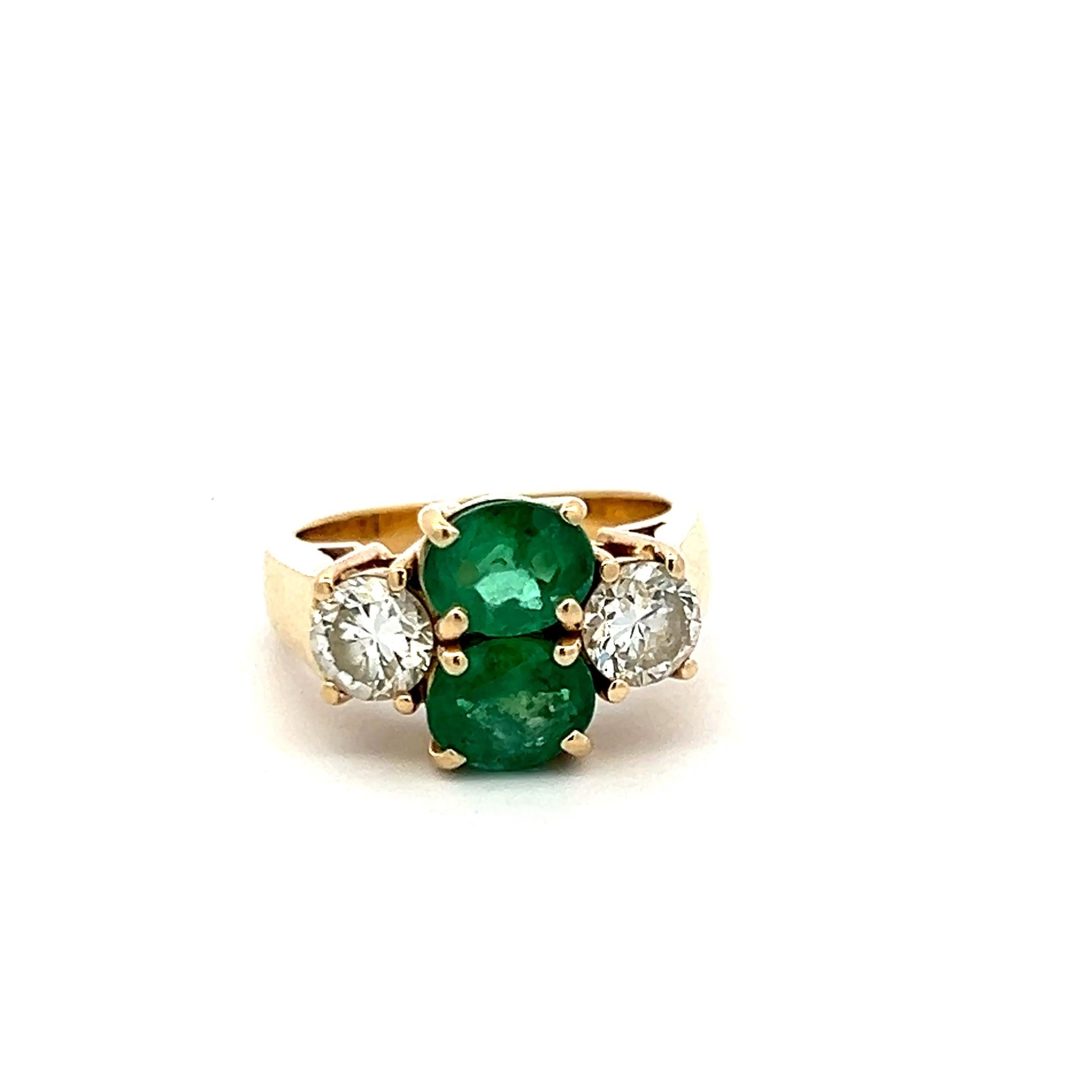 1.50 Carat Emerald 0.90 Carat Round Diamond 18 Karat Yellow Gold Cocktail Ring