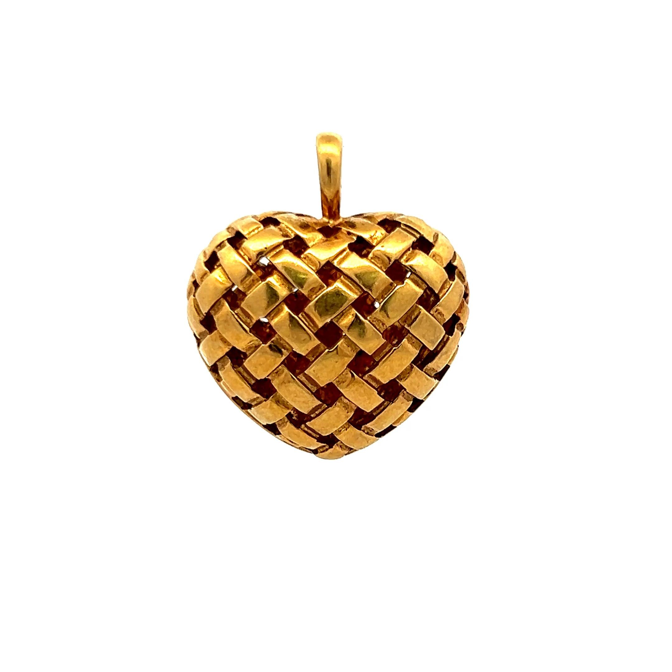 Tiffany & Co Vannerie Woven Heart  18 Karat Yellow Gold Pandent
