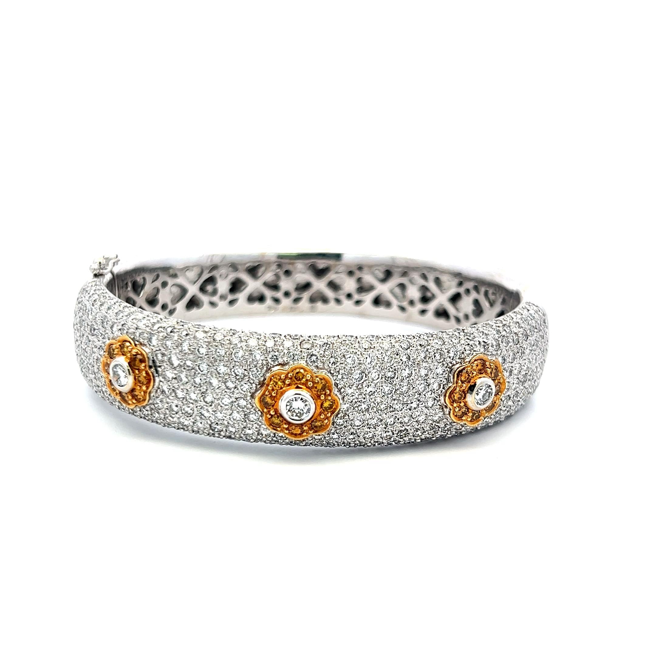 6.72 Carat Round Brilliant VS Diamond 18 Karat Two Tone Gold Bangle Bracelet