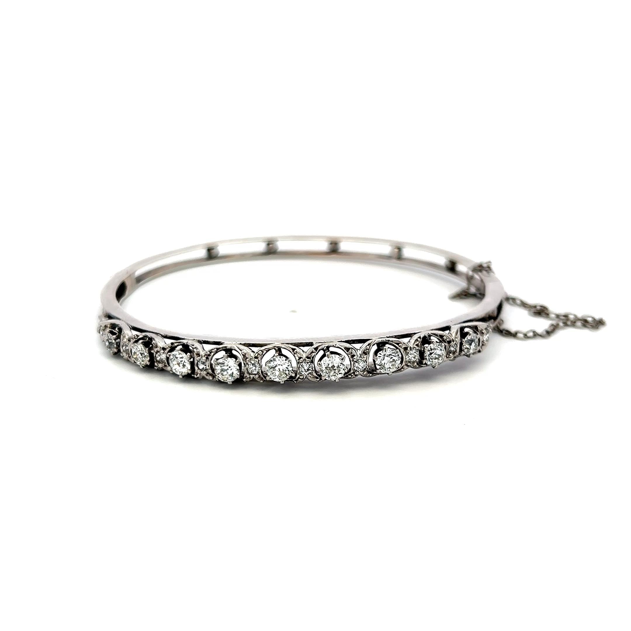 1.55 Carat Old European Cut H SI Diamond 14 Karat White Gold Bangle Bracelet