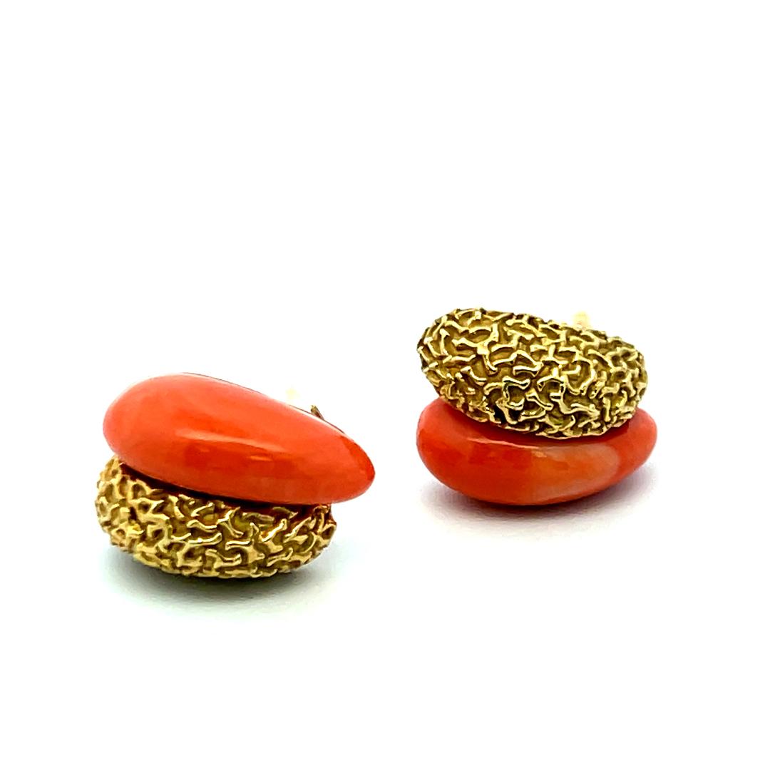 23.2-5.5MM Coral 18 Karat Yellow Gold Clip On Earrings