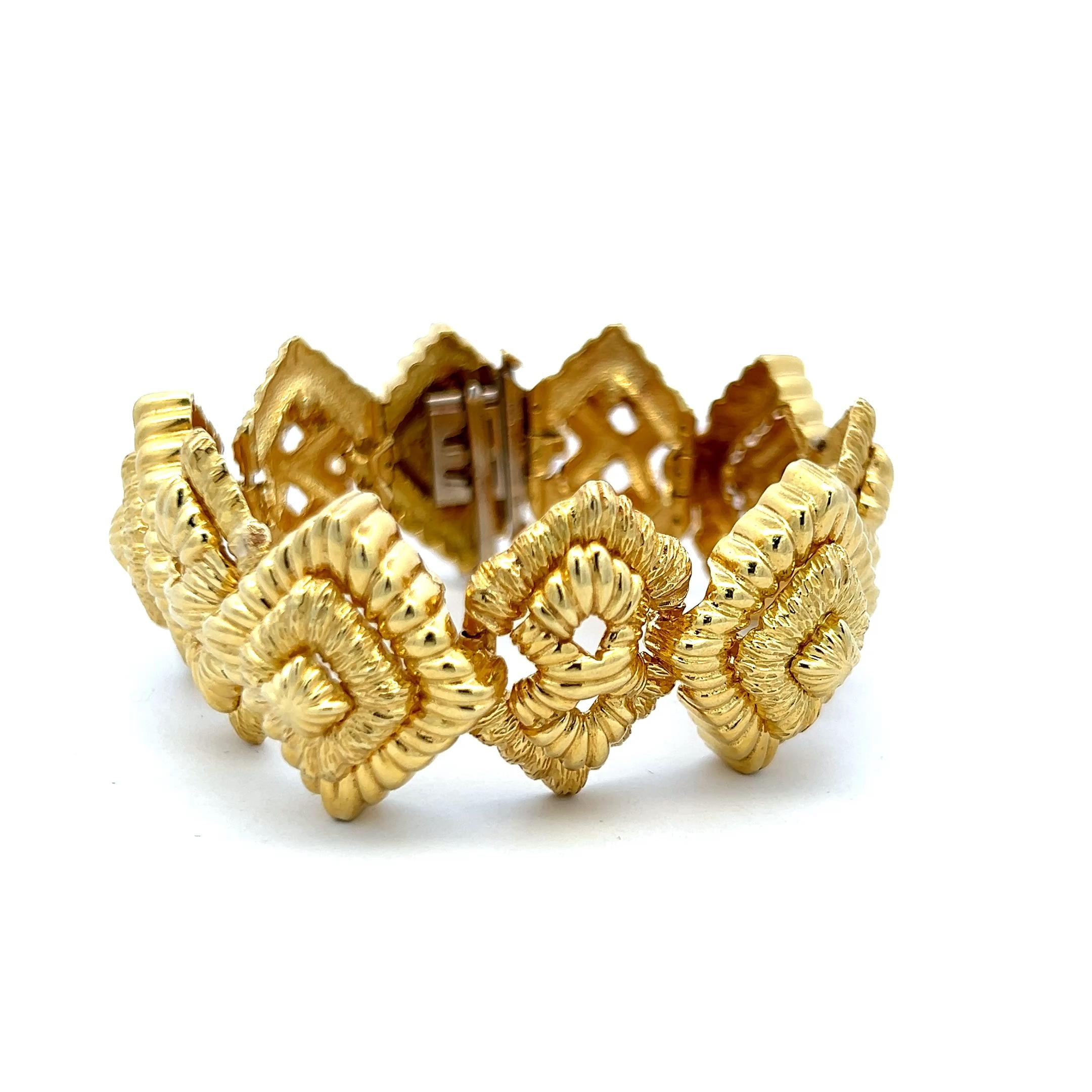 Van Cleef & Arpels Vintage 85.70 Grams 18 Karat Yellow Gold Link Bracelet