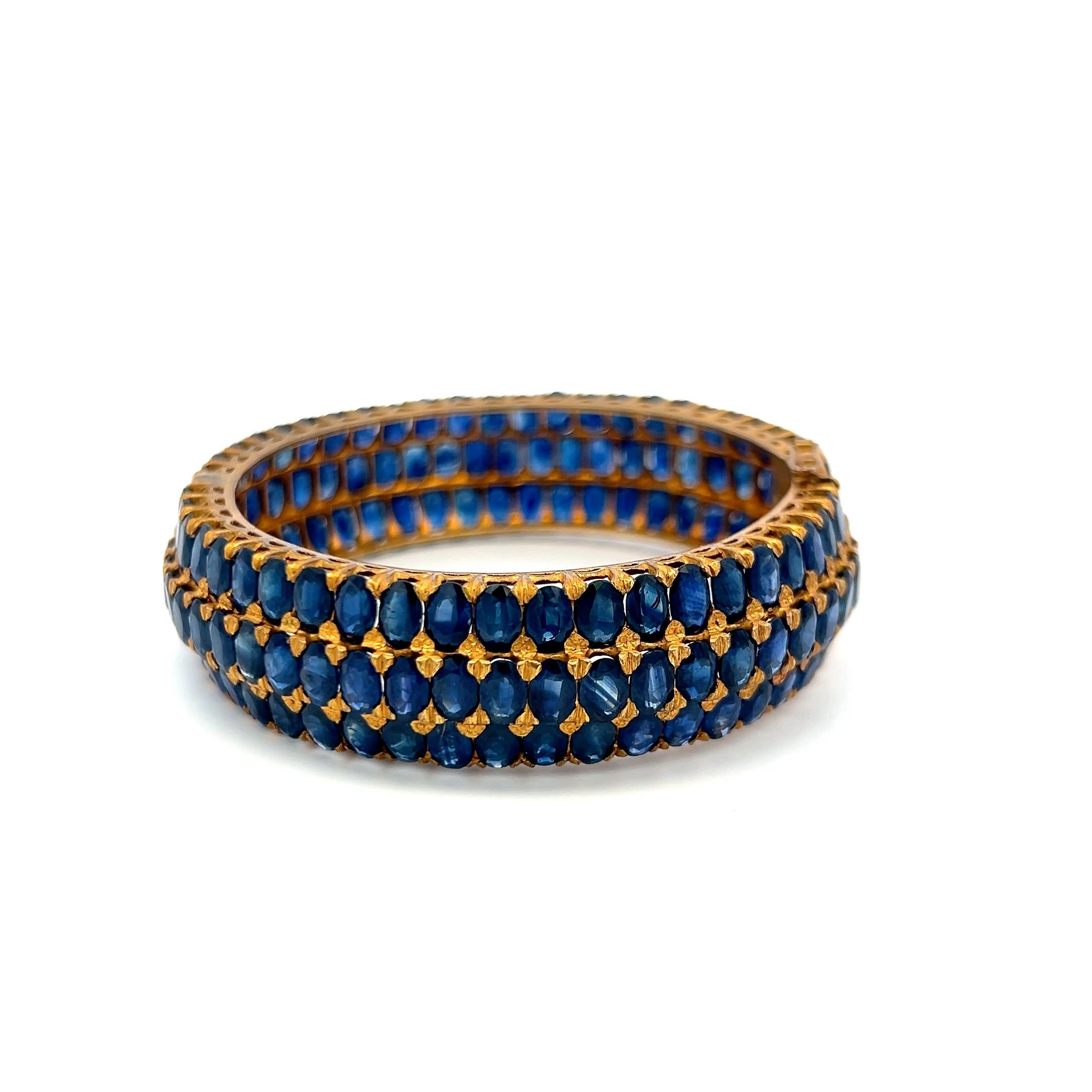 18K Yellow Gold Bangle Bracelet with 75 Carat Oval Sapphire Gemstones