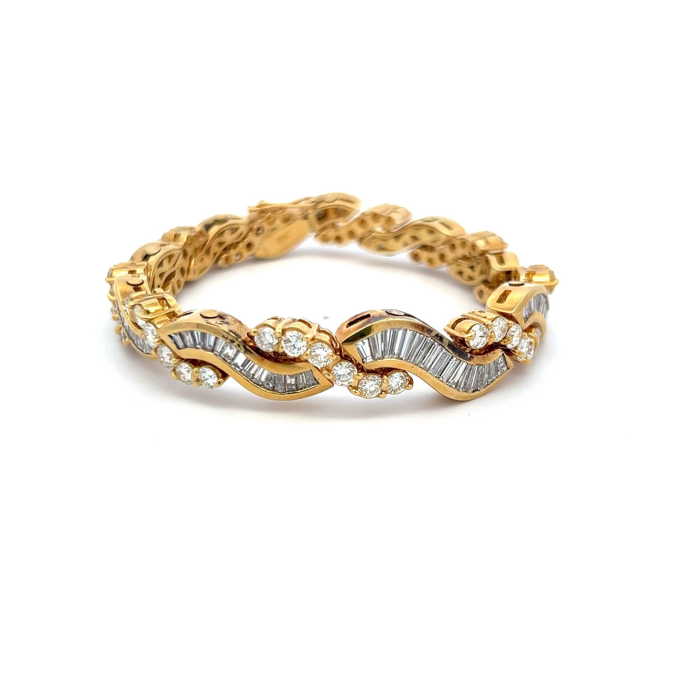 12.70ct Baguette & Round Diamond Link Bracelet in 18K Yellow Gold